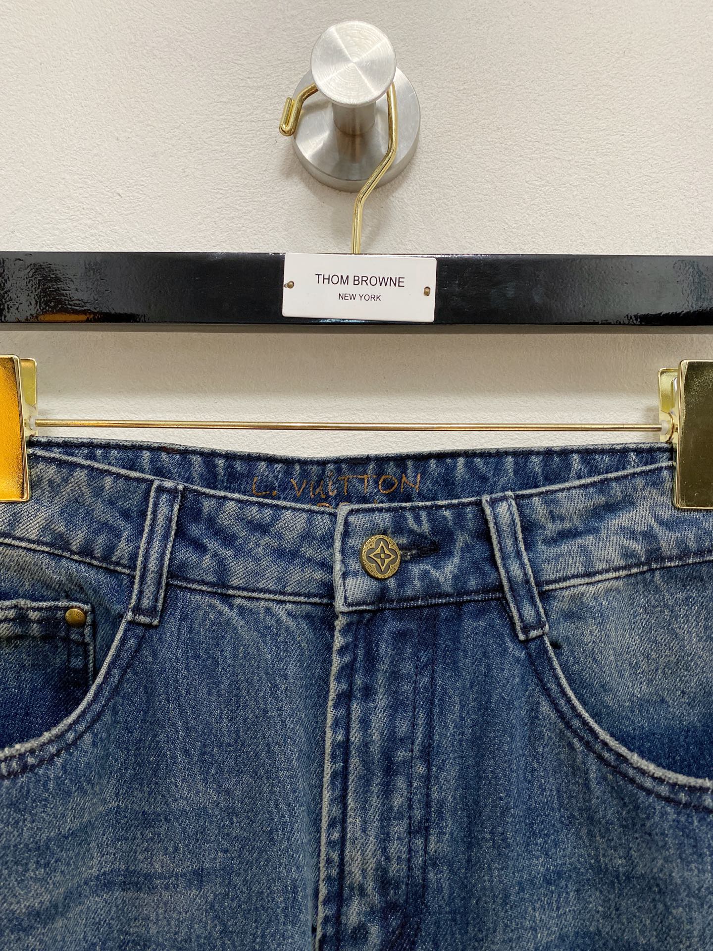 🇫🇷LV 原单牛仔裤 2025新品，原版牛仔裤 原版重工打造，品牌经典LOGO设计，三标齐全！原版五金辅