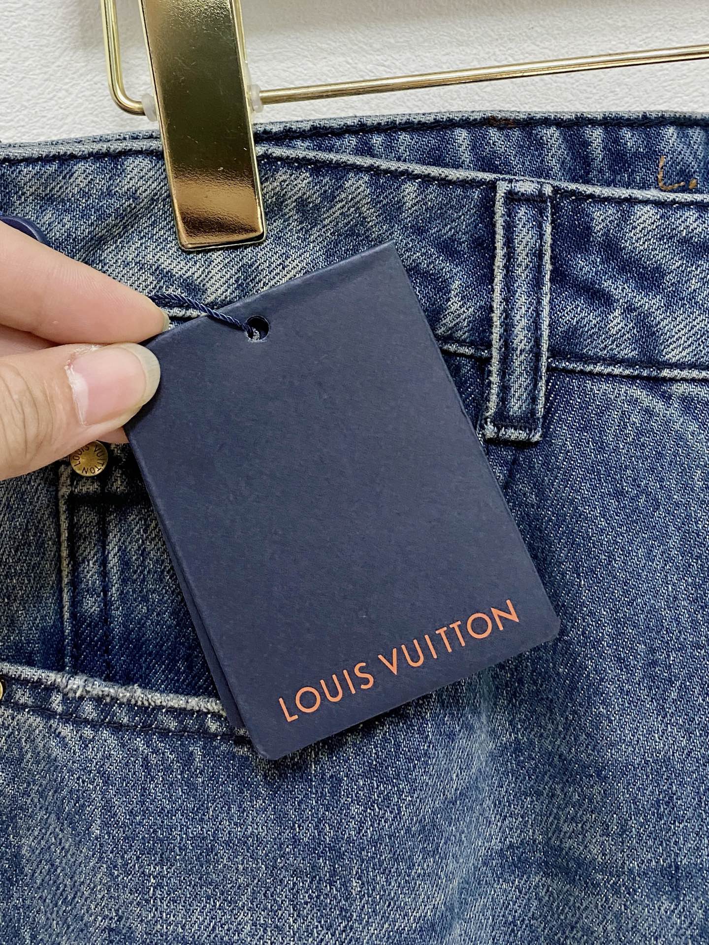 🇫🇷LV 原单牛仔裤 2025新品，原版牛仔裤 原版重工打造，品牌经典LOGO设计，三标齐全！原版五金辅