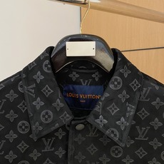 2025ss秋冬新款系列🆕驴家休闲夹克外套🧥专柜同步发售 超高工艺的风衣外套 休闲时尚 精选进口高密度双 2025ss秋冬新款系列🆕驴家休闲夹克外套🧥专柜同步发售 超高工艺的风衣外套 休闲时尚 精选进口高密度双