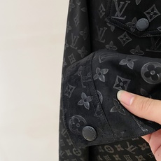 2025ss秋冬新款系列🆕驴家休闲夹克外套🧥专柜同步发售 超高工艺的风衣外套 休闲时尚 精选进口高密度双 2025ss秋冬新款系列🆕驴家休闲夹克外套🧥专柜同步发售 超高工艺的风衣外套 休闲时尚 精选进口高密度双