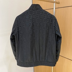 2025ss秋冬新款系列🆕阿玛尼家休闲夹克立领外套🧥专柜同步发售 超高工艺的风衣外套 休闲时尚 精选进口 2025ss秋冬新款系列🆕阿玛尼家休闲夹克立领外套🧥专柜同步发售 超高工艺的风衣外套 休闲时尚 精选进口