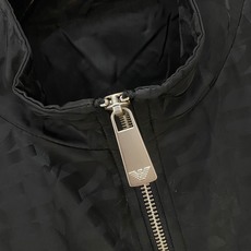 2025ss秋冬新款系列🆕阿玛尼家休闲夹克立领外套🧥专柜同步发售 超高工艺的风衣外套 休闲时尚 精选进口 2025ss秋冬新款系列🆕阿玛尼家休闲夹克立领外套🧥专柜同步发售 超高工艺的风衣外套 休闲时尚 精选进口