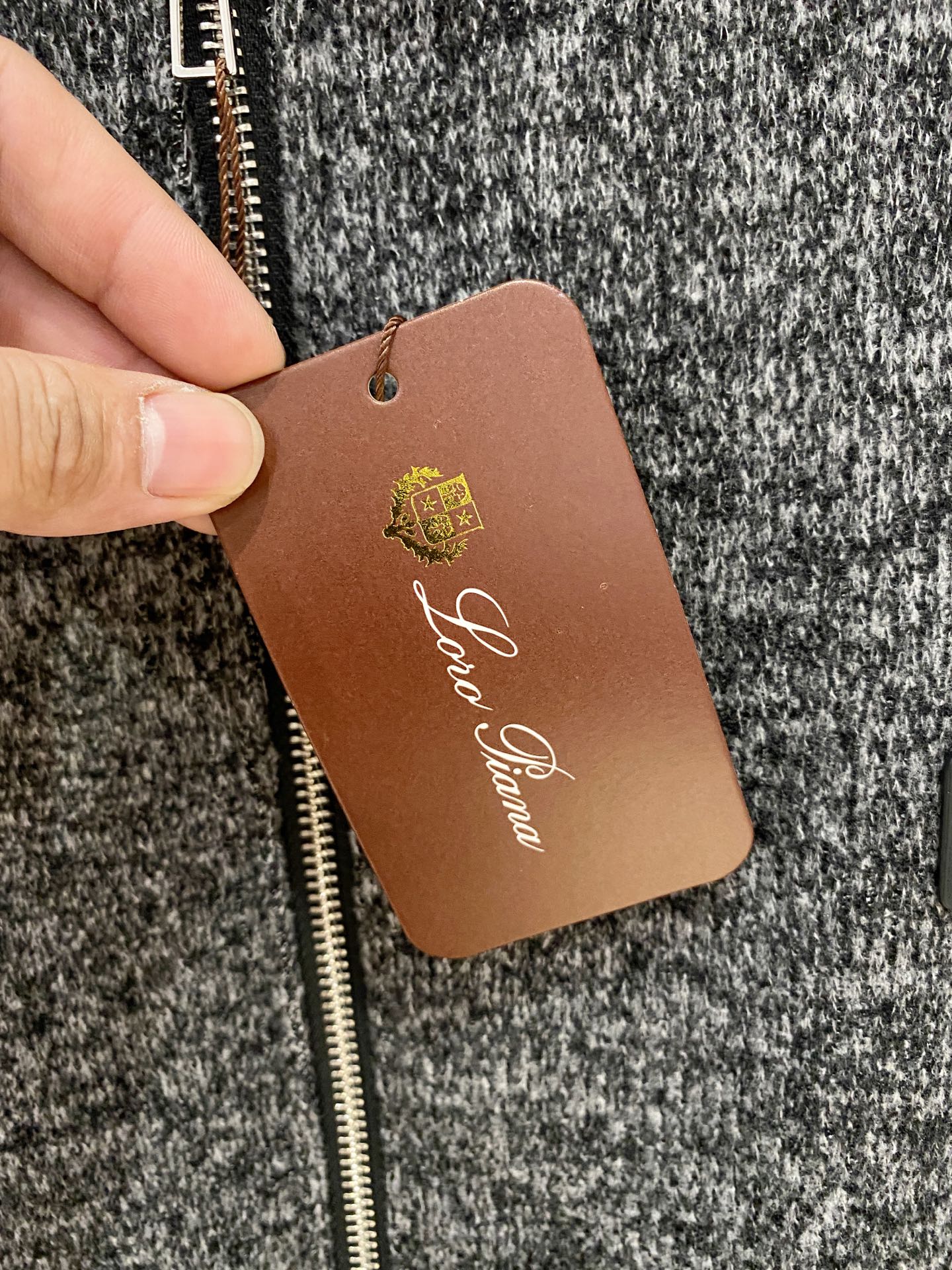 lP🆕-LoroPiana诺悠翩雅🆕25FW秋冬新款老钱风羊毛夹克连帽外套，选用进口羊毛面料混纺，立体有