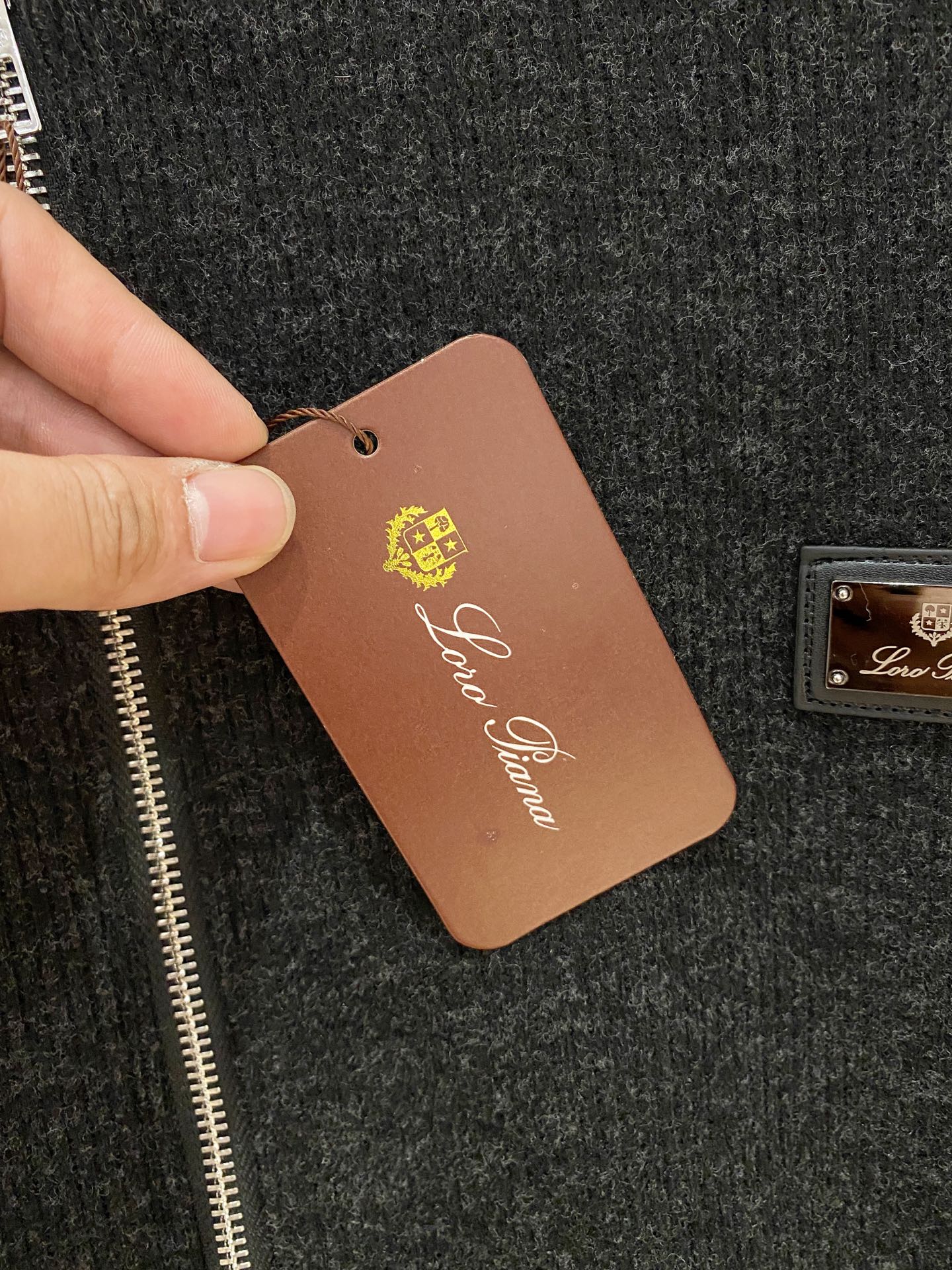 lP🆕-LoroPiana诺悠翩雅🆕25FW秋冬新款老钱风羊毛夹克立领外套，选用进口羊毛面料混纺，拼接配