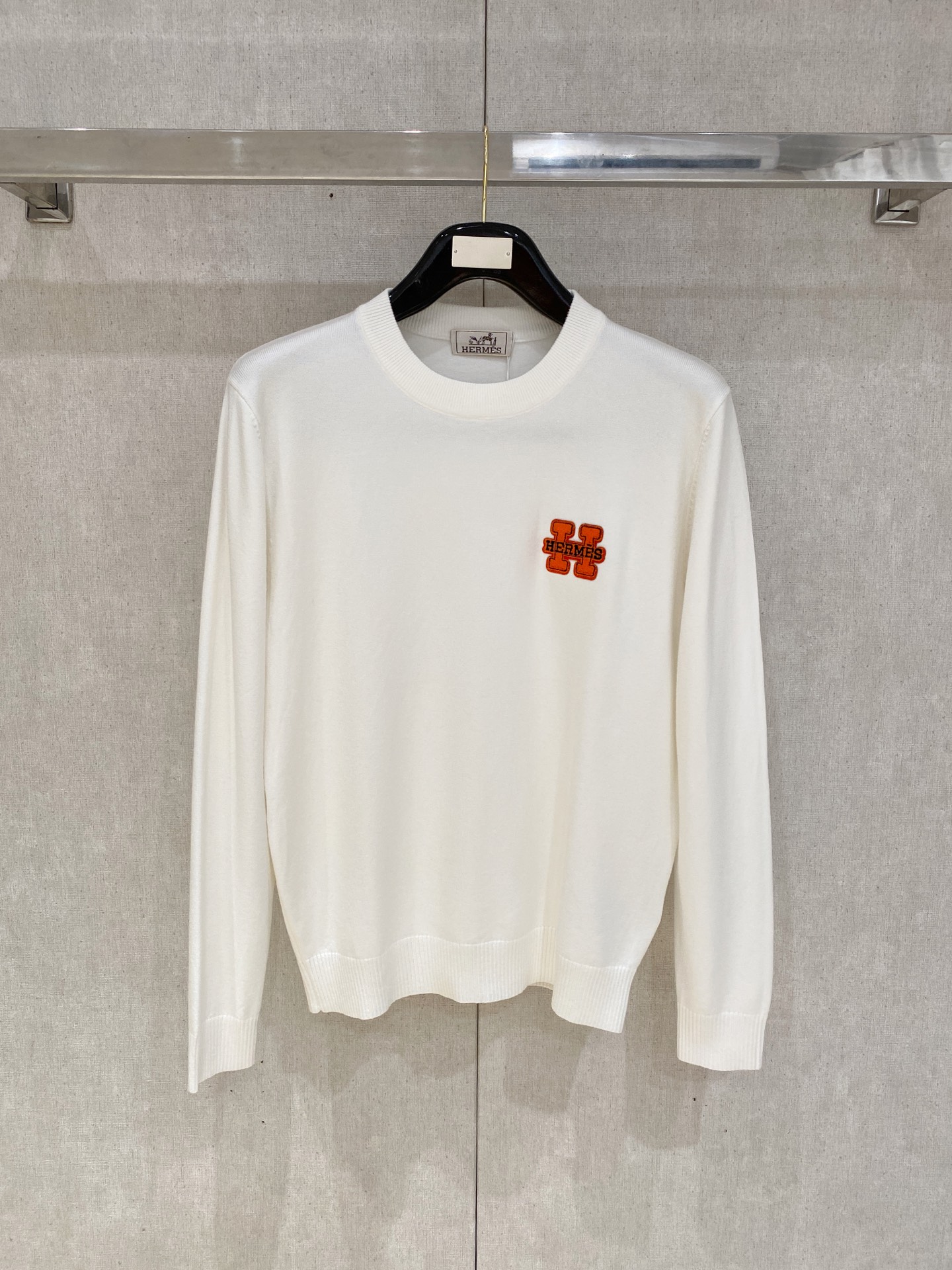 NO:600224,Hermes/Hermès 2025 autumn and winter new products, complete with three labels, round neck sweater, good product, no need to introduce too much, look at the details, counter size M-XXXL /140 recommended L,,hermes,hermes,sweaters,alexander wang19860909Hermes/爱马仕 2025年秋冬新品上新 三标齐全 圆领毛衣 好货不用过多介绍 看细节 专柜码数M-XXXL /140建议L,,hermes,hermes,sweaters,alexander wang,Men's clothing