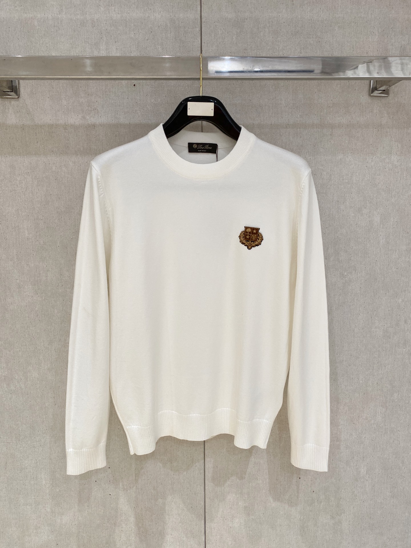 NO:600230,LP New arrivals for autumn and winter. Complete with three labels. Round neck sweater. Great product. No need to introduce too much. Look at the details. Counter size: M-XXXL/140. Recommend L,,loro piana,sweaters,alexander wang19860909LP 年秋冬新品上新 三标齐全 圆领毛衣 好货不用过多介绍 看细节 专柜码数M-XXXL /140建议L,,loro piana,sweaters,alexander wang,Men's clothing