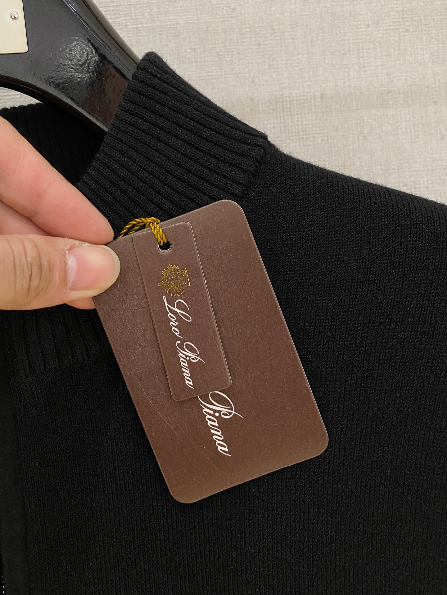 。顶级品质>专柜官网同步发售！辅料全部原版定制出品，贸易公司真品订单。高级定制进口面料，以天然植物纖維提