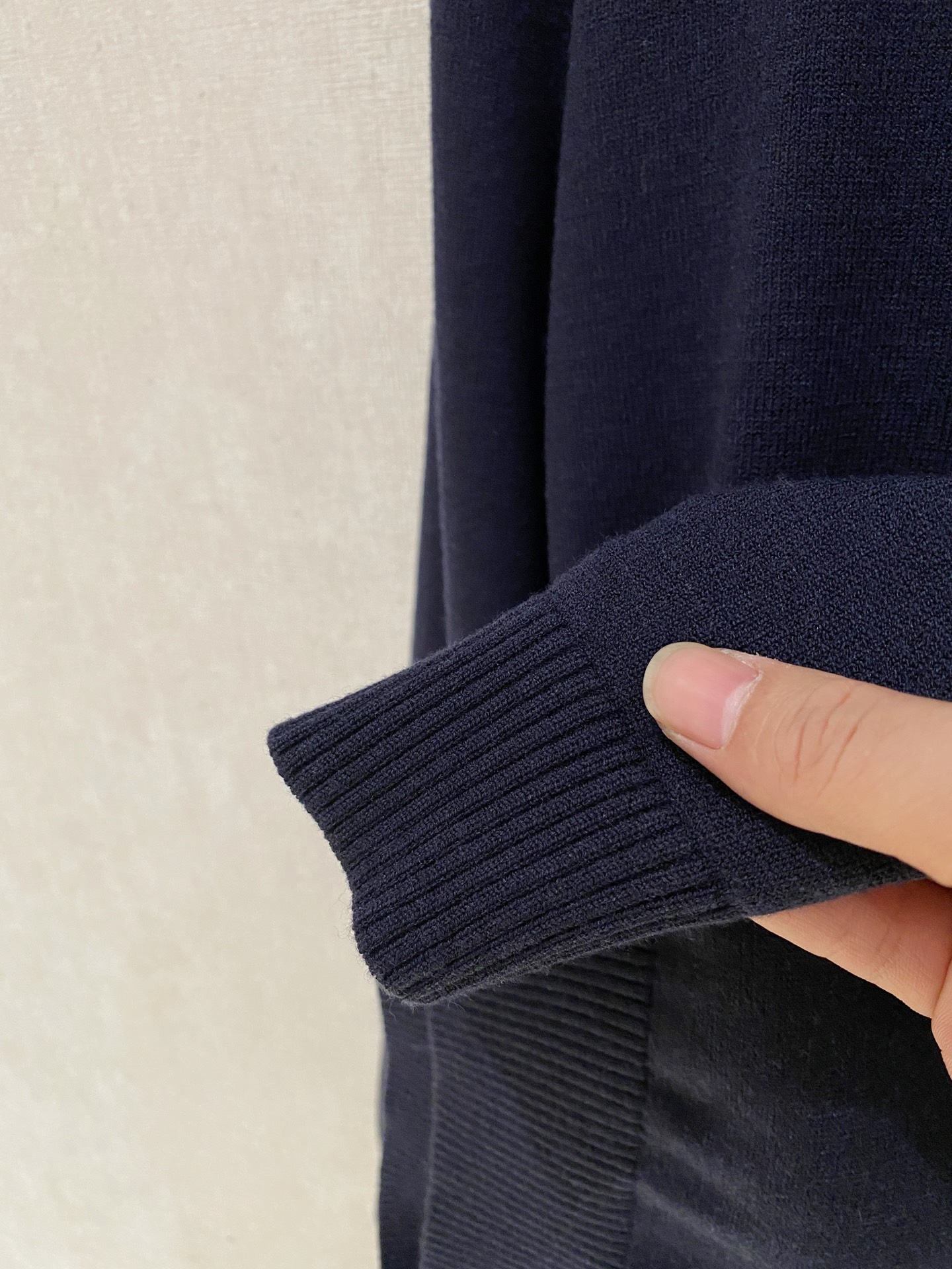 。顶级品质>专柜官网同步发售！辅料全部原版定制出品，贸易公司真品订单。高级定制进口面料，以天然植物纖維提