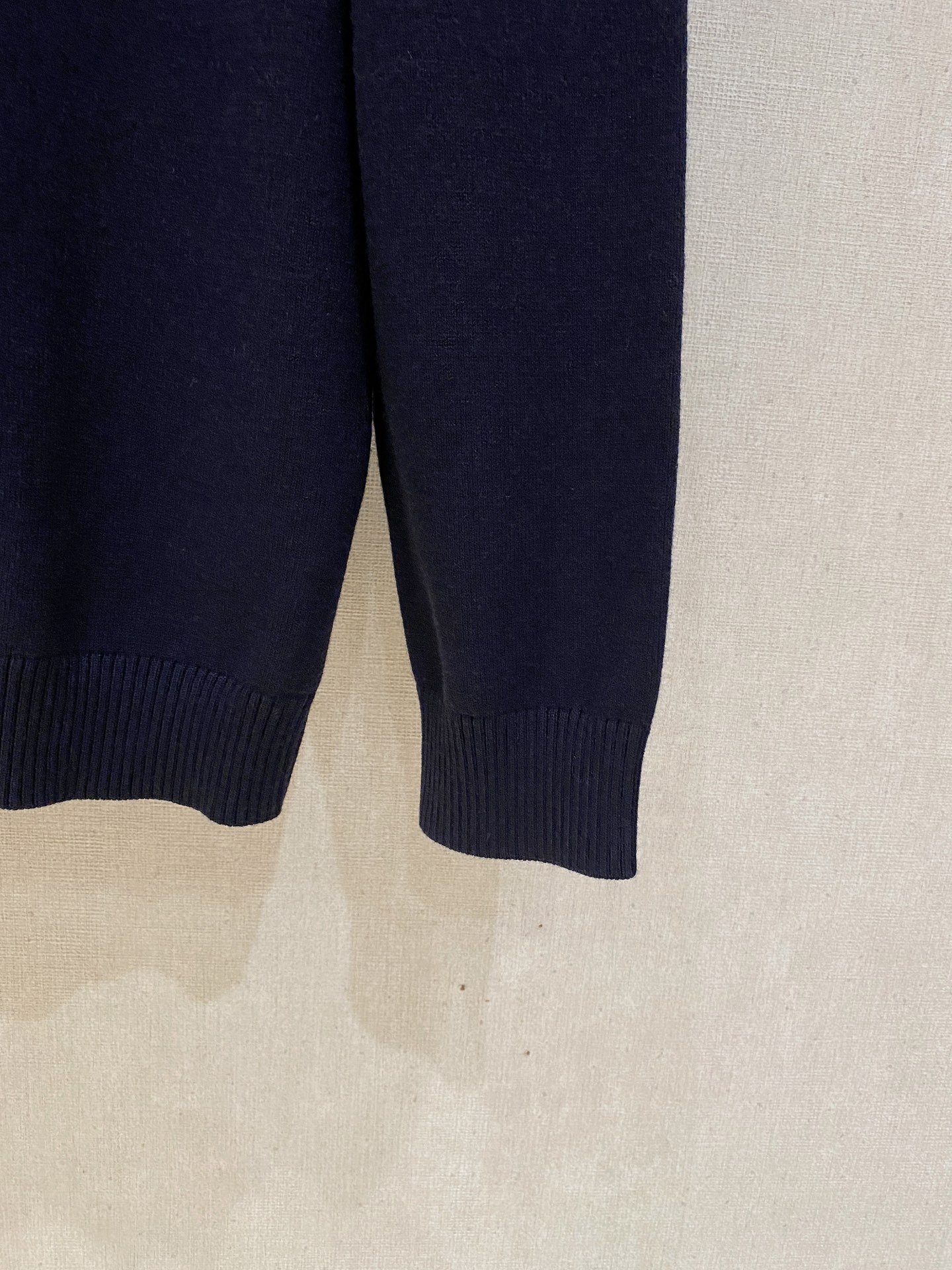 。顶级品质>专柜官网同步发售！辅料全部原版定制出品，贸易公司真品订单。高级定制进口面料，以天然植物纖維提