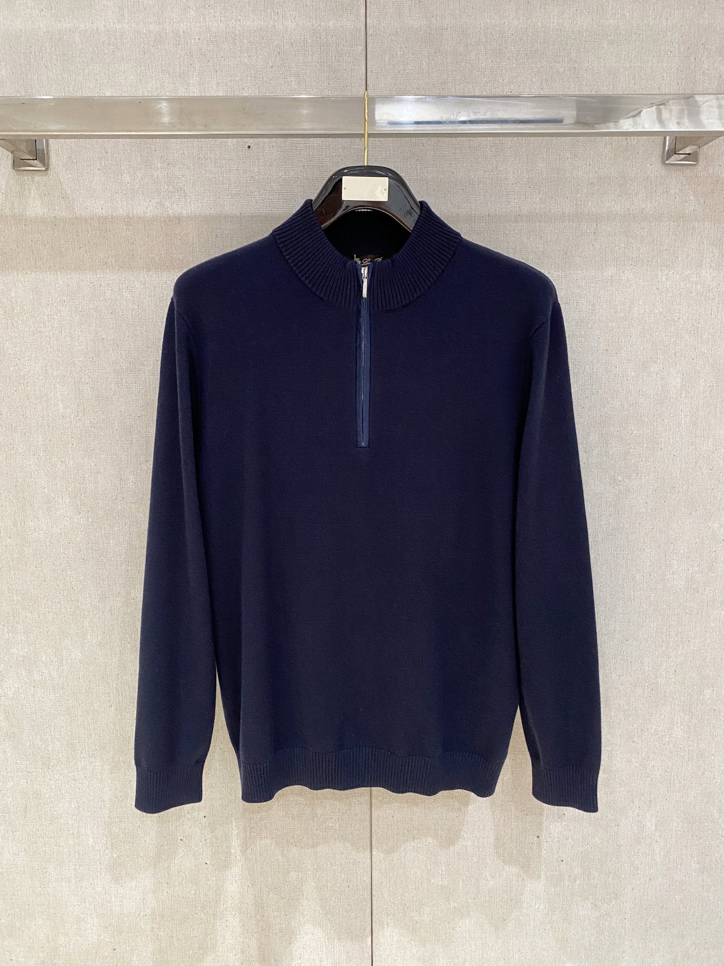 。顶级品质>专柜官网同步发售！辅料全部原版定制出品，贸易公司真品订单。高级定制进口面料，以天然植物纖維提