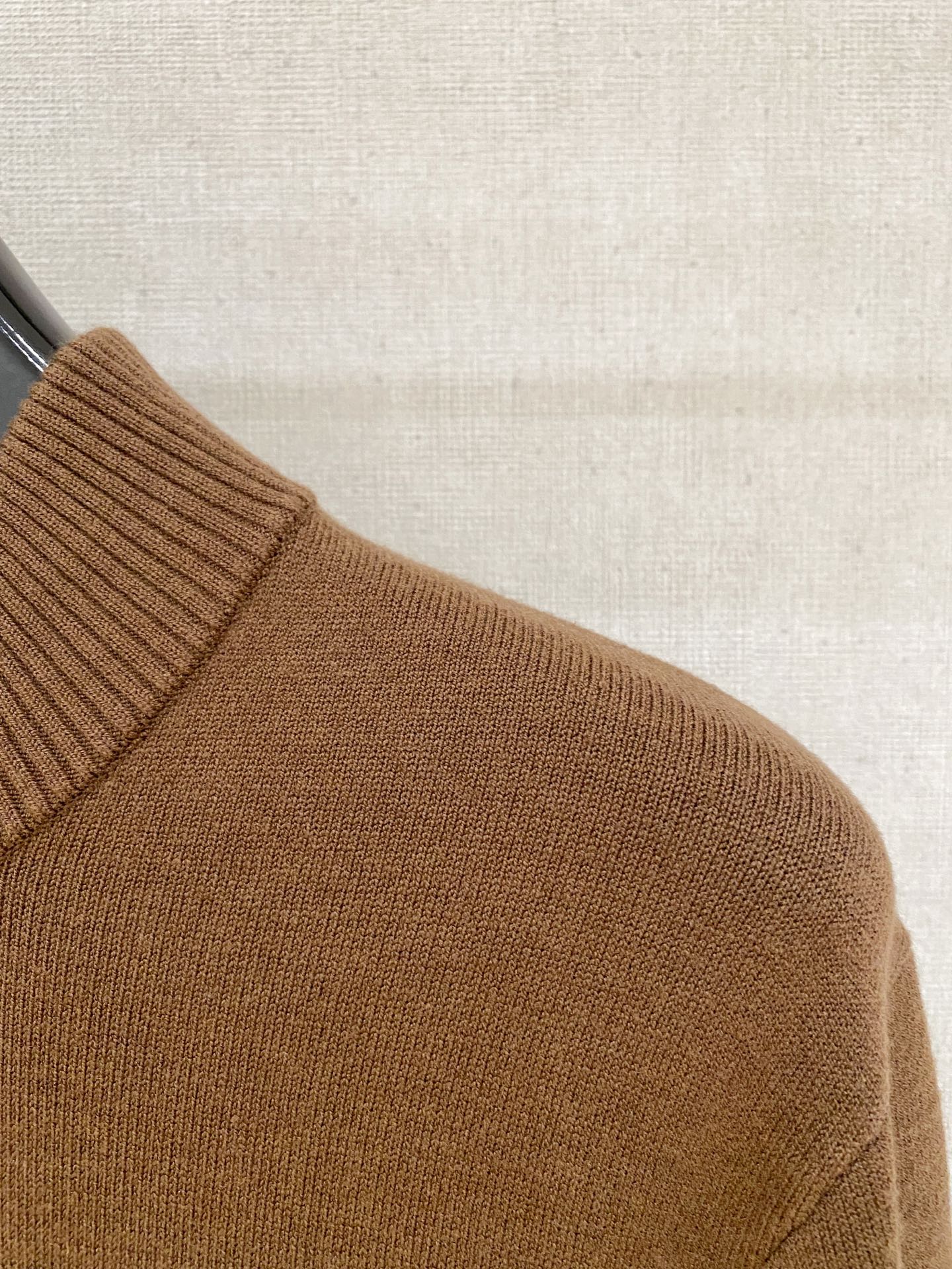 。顶级品质>专柜官网同步发售！辅料全部原版定制出品，贸易公司真品订单。高级定制进口面料，以天然植物纖維提