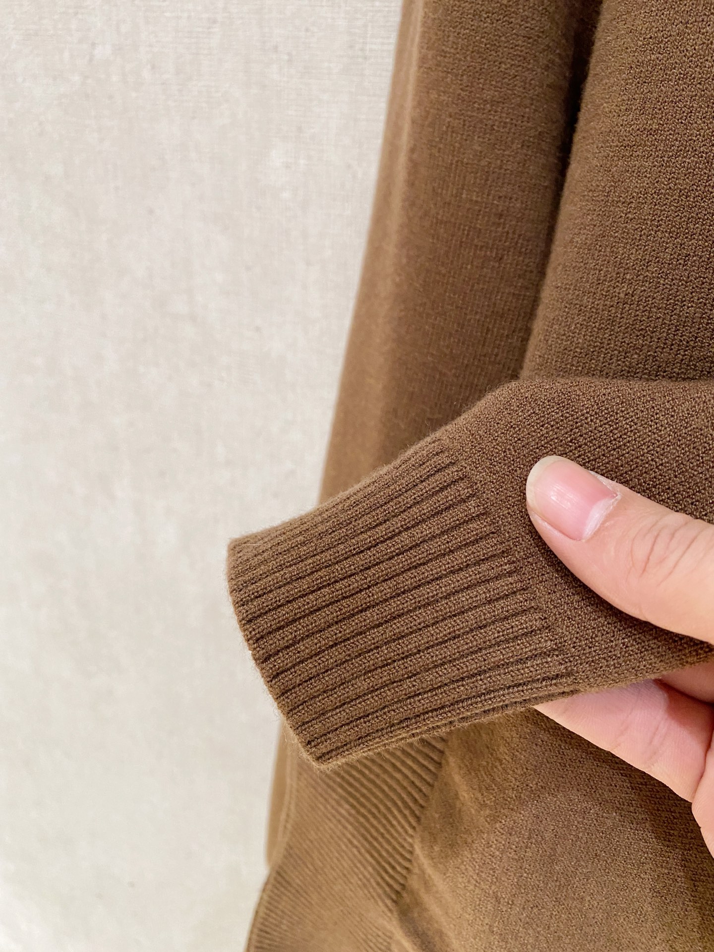 。顶级品质>专柜官网同步发售！辅料全部原版定制出品，贸易公司真品订单。高级定制进口面料，以天然植物纖維提