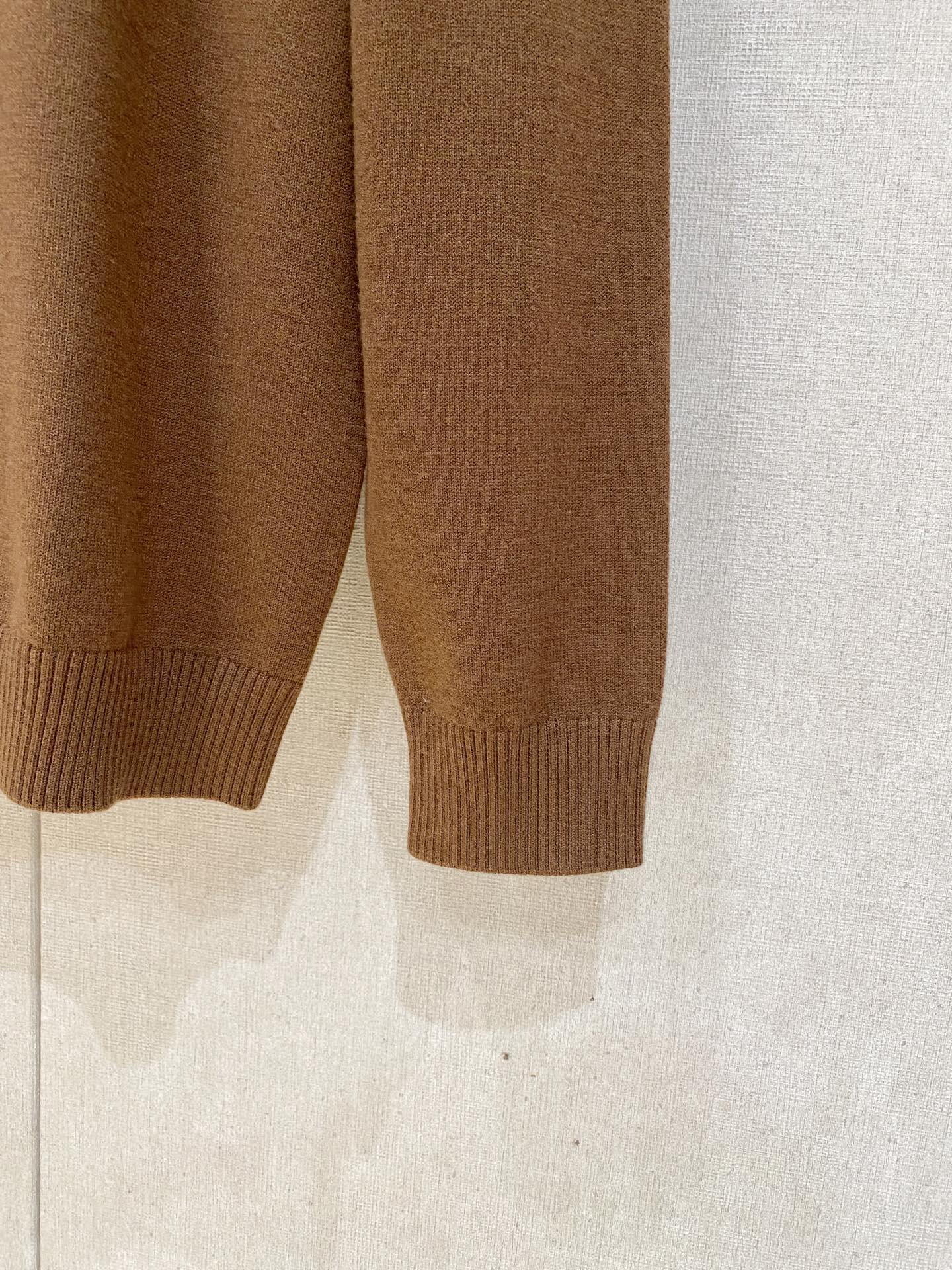 。顶级品质>专柜官网同步发售！辅料全部原版定制出品，贸易公司真品订单。高级定制进口面料，以天然植物纖維提