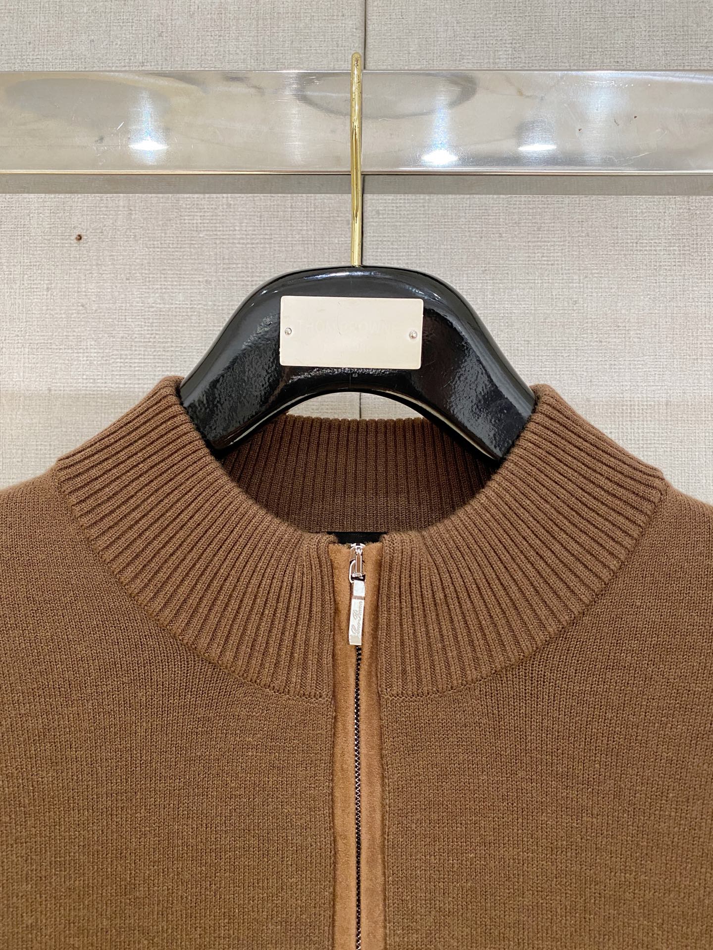 。顶级品质>专柜官网同步发售！辅料全部原版定制出品，贸易公司真品订单。高级定制进口面料，以天然植物纖維提