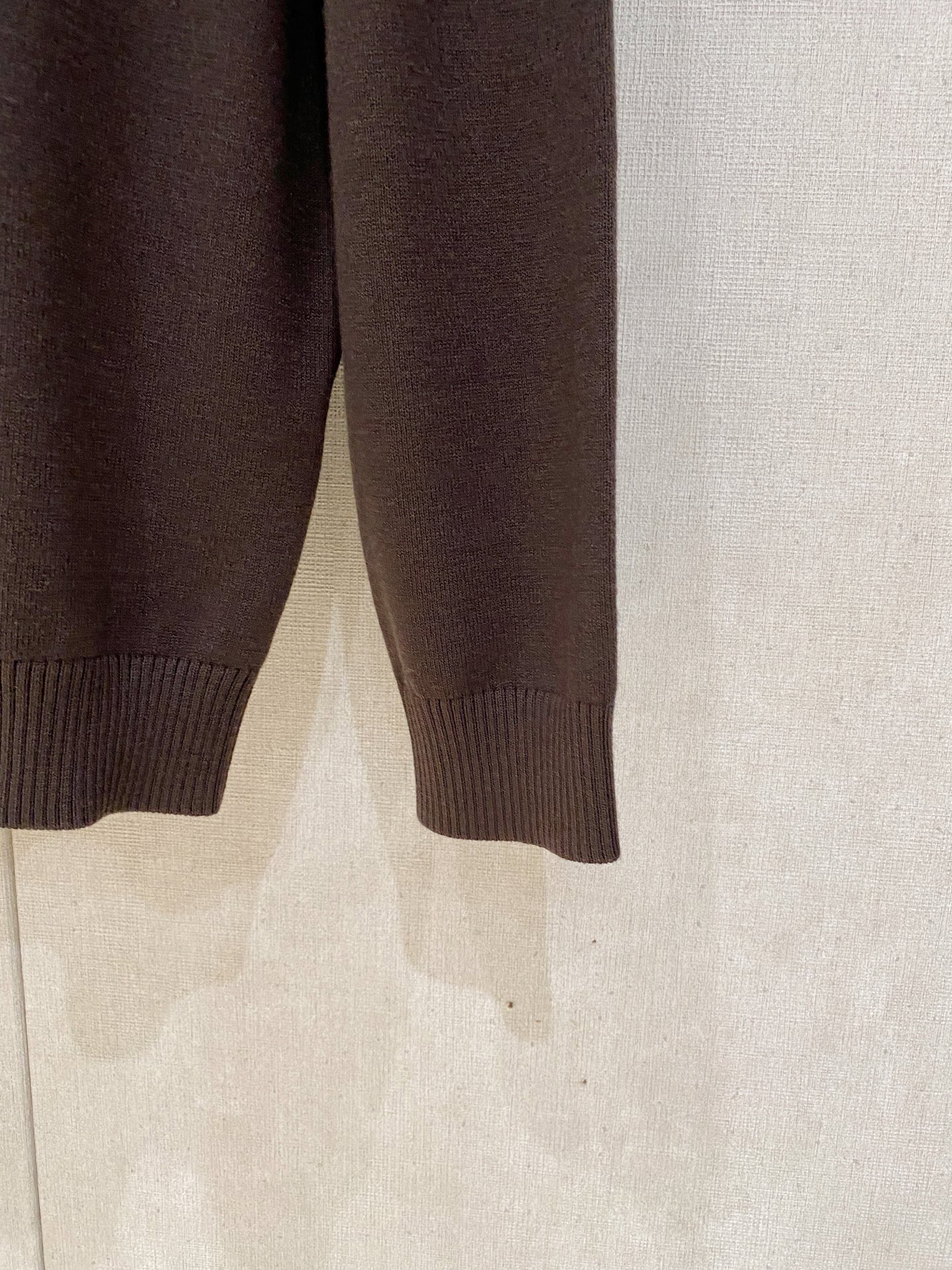 。顶级品质>专柜官网同步发售！辅料全部原版定制出品，贸易公司真品订单。高级定制进口面料，以天然植物纖維提