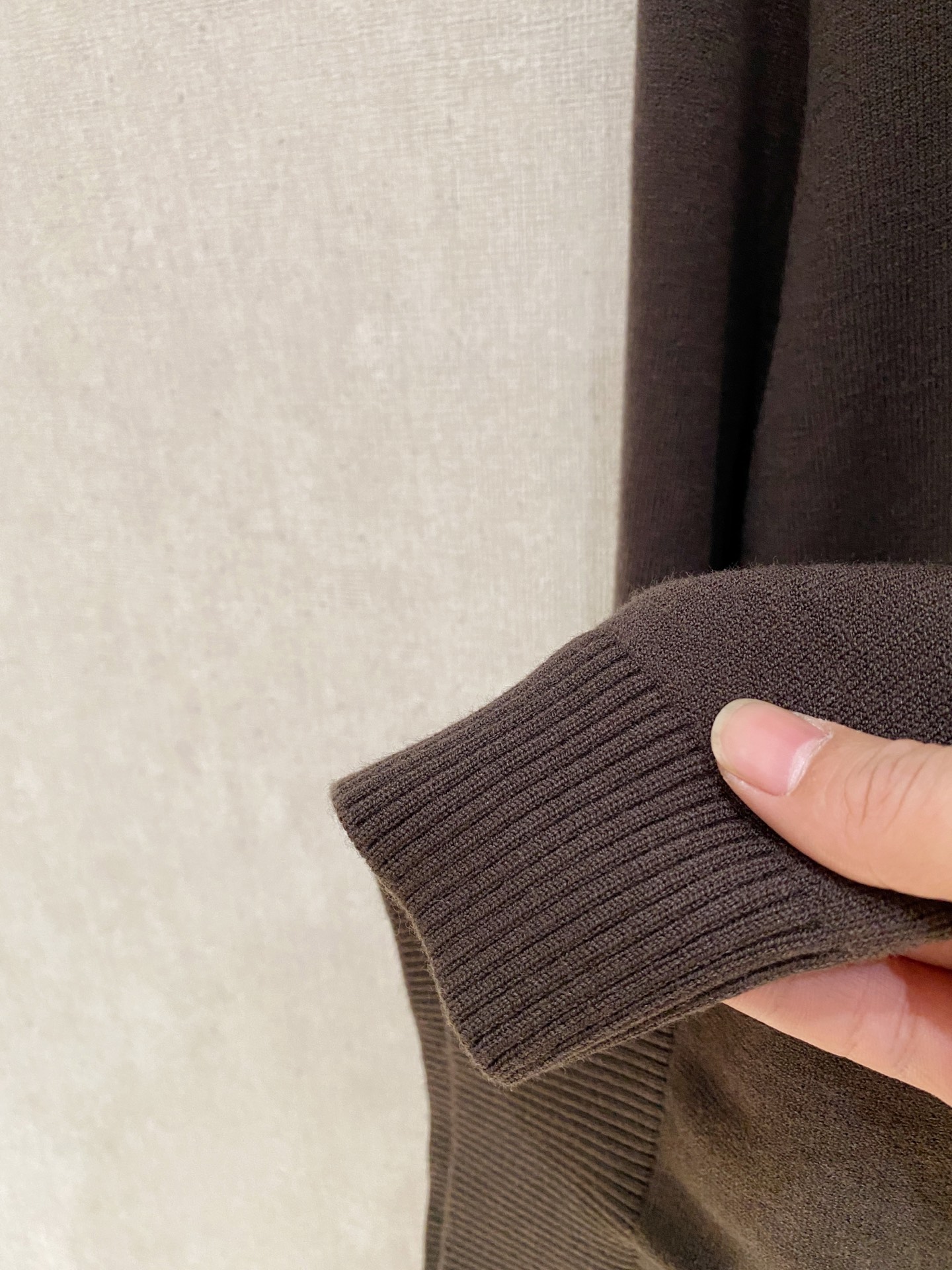 。顶级品质>专柜官网同步发售！辅料全部原版定制出品，贸易公司真品订单。高级定制进口面料，以天然植物纖維提