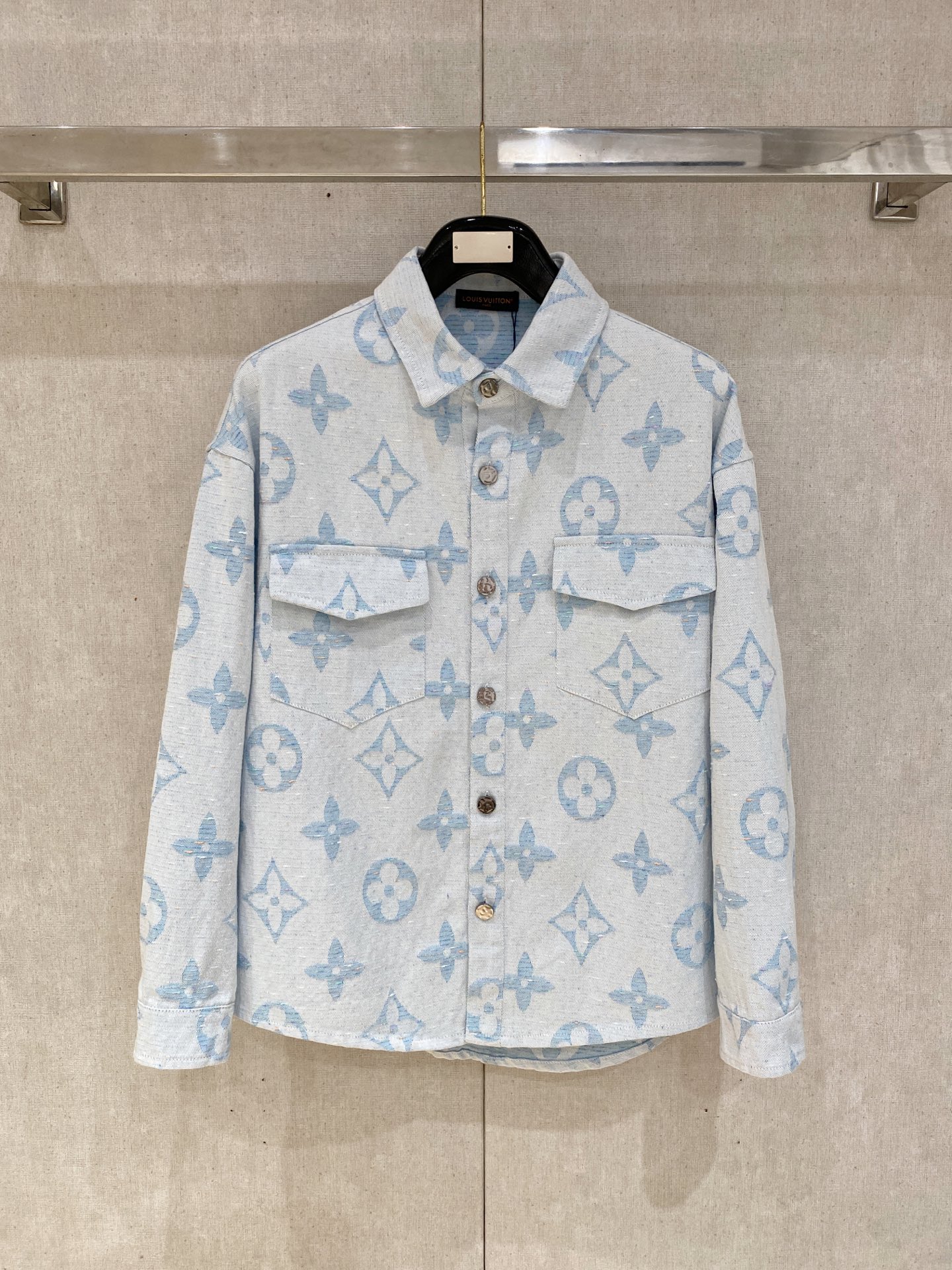 NO:571210,LV 2025 autumn and winter new shirt jacket size M-3XL,,louis vuitton,jackets & coats,shirts,alexander wang19860909LV 2025秋冬新款衬衫外套 码数M-3XL,,louis vuitton,jackets & coats,shirts,alexander wang,Men's clothing