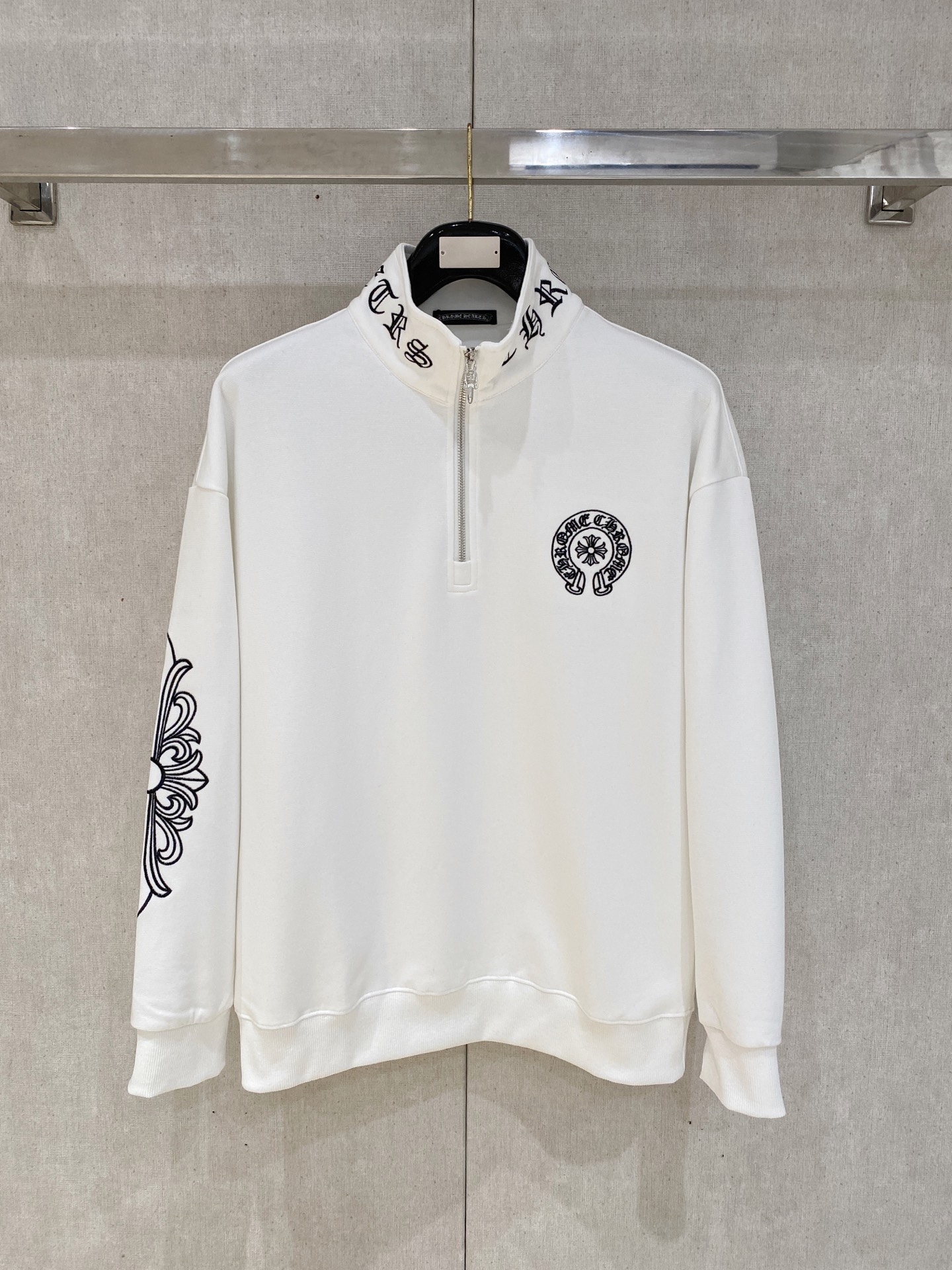 NO:571196,Chrom Hearts 2025 new autumn and winter long-sleeved sweatshirt size M-3XL,,chrome hearts,hoodie,sweatshirts,alexander wang19860909Chrom Hearts 克罗心2025秋冬新款长袖卫衣 码数M-3XL,,chrome hearts,hoodie,sweatshirts,alexander wang,Men's clothing