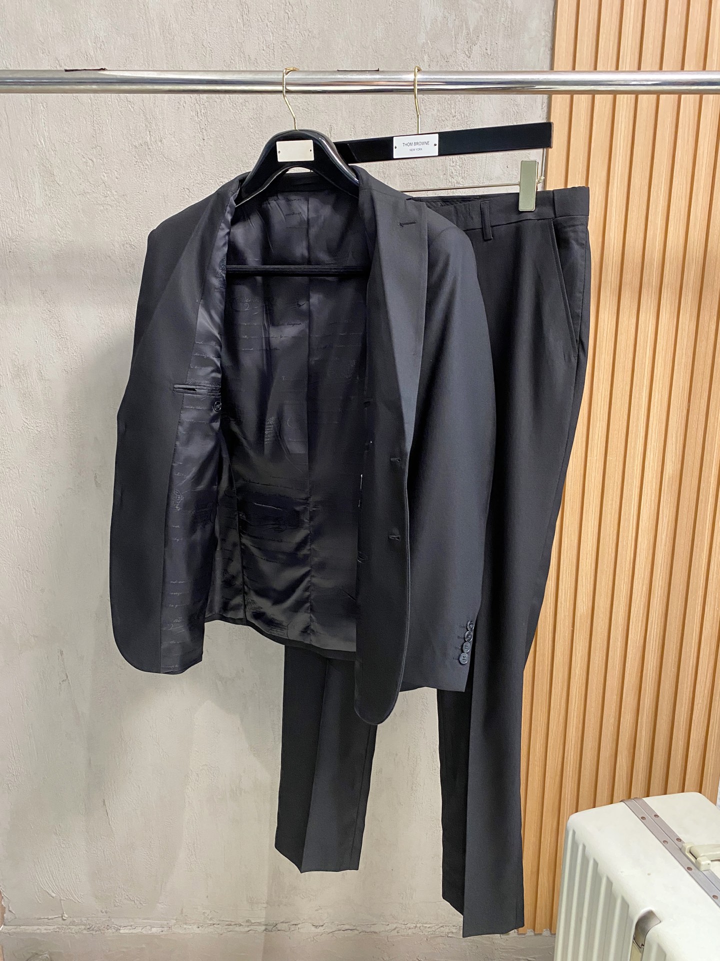 (新品)Ber家族男士商务休闲羊毛西服套装（专属收纳袋），香港洋行渠道货，重磅级品鉴奢物，意大利原厂出品