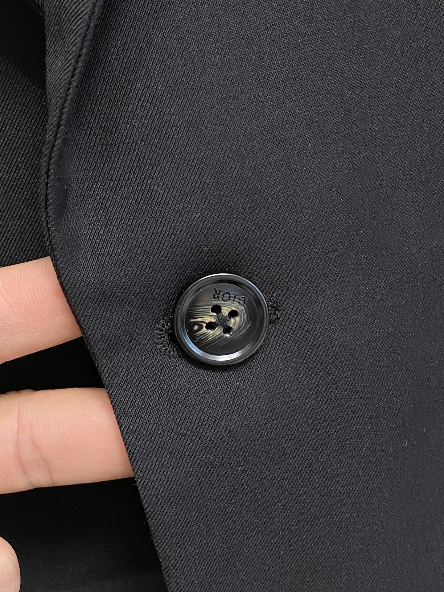 (新品)！CD遵循卓越的手工艺方法,糅合精湛技术与现代时尚优雅风范及丰富的设计款式彰显摩登精致的典雅造型