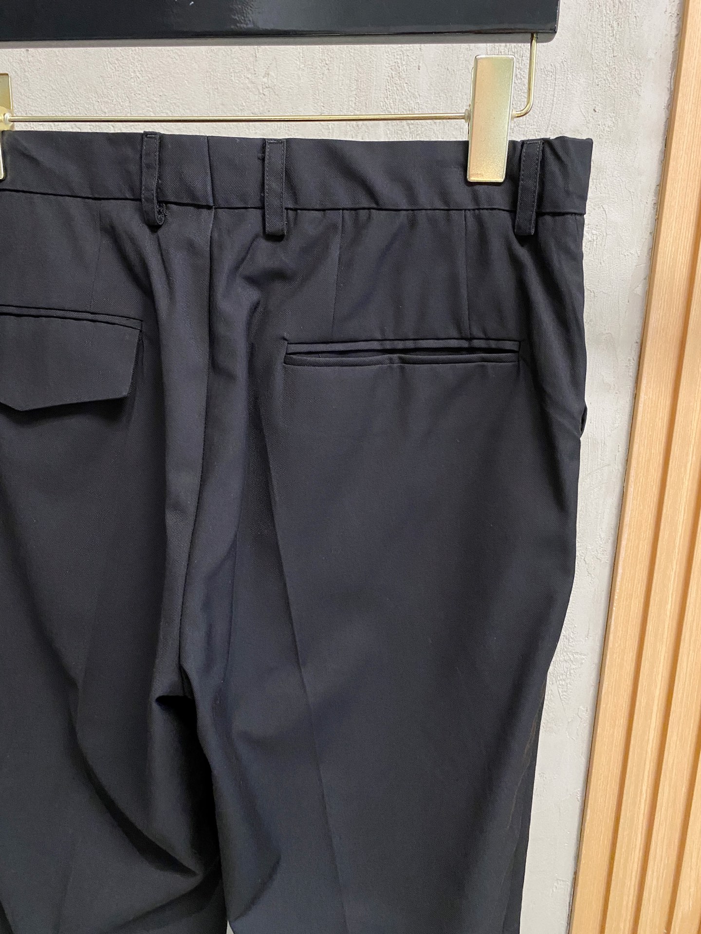 (新品)！CD遵循卓越的手工艺方法,糅合精湛技术与现代时尚优雅风范及丰富的设计款式彰显摩登精致的典雅造型