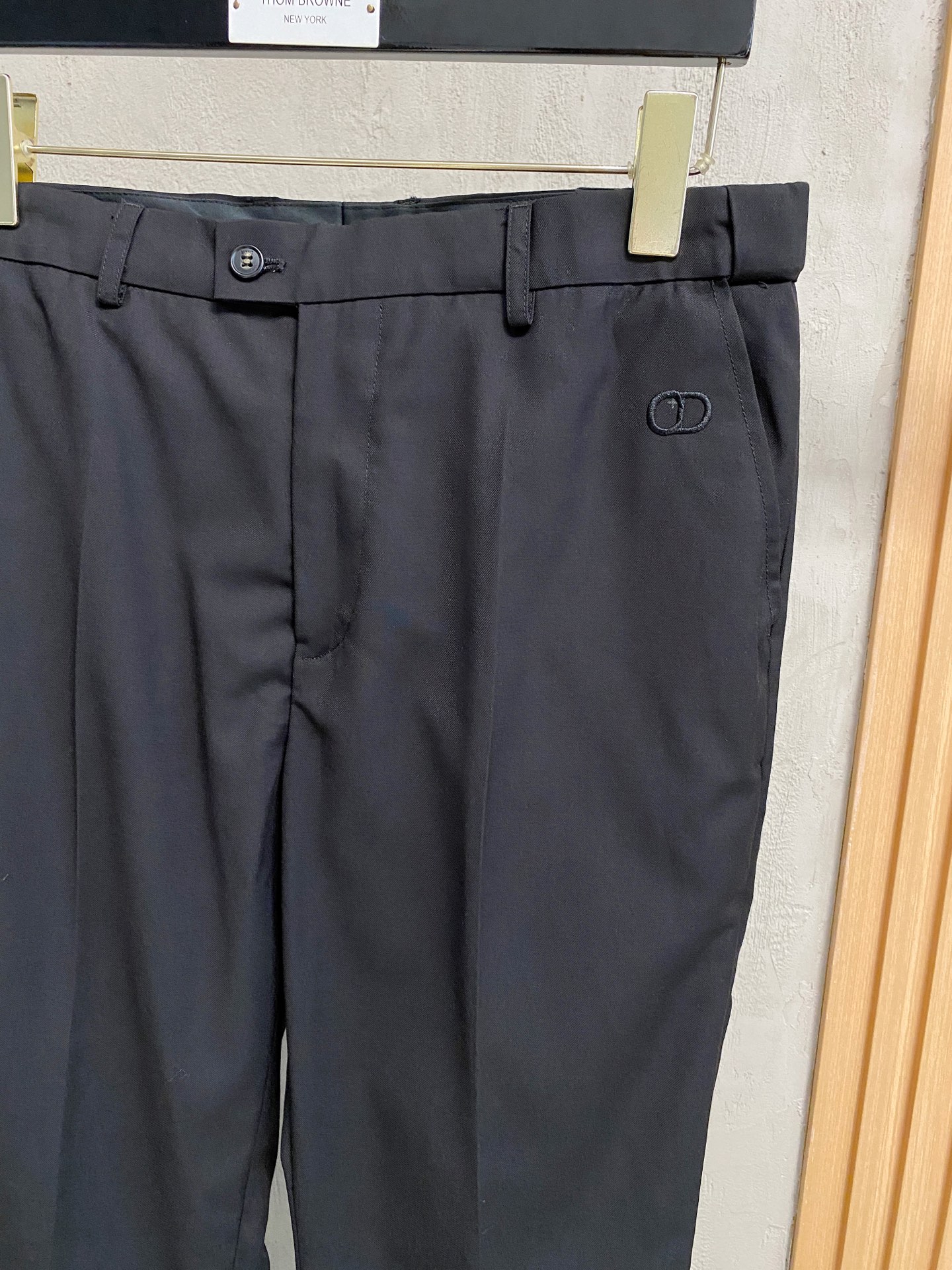 (新品)！CD遵循卓越的手工艺方法,糅合精湛技术与现代时尚优雅风范及丰富的设计款式彰显摩登精致的典雅造型