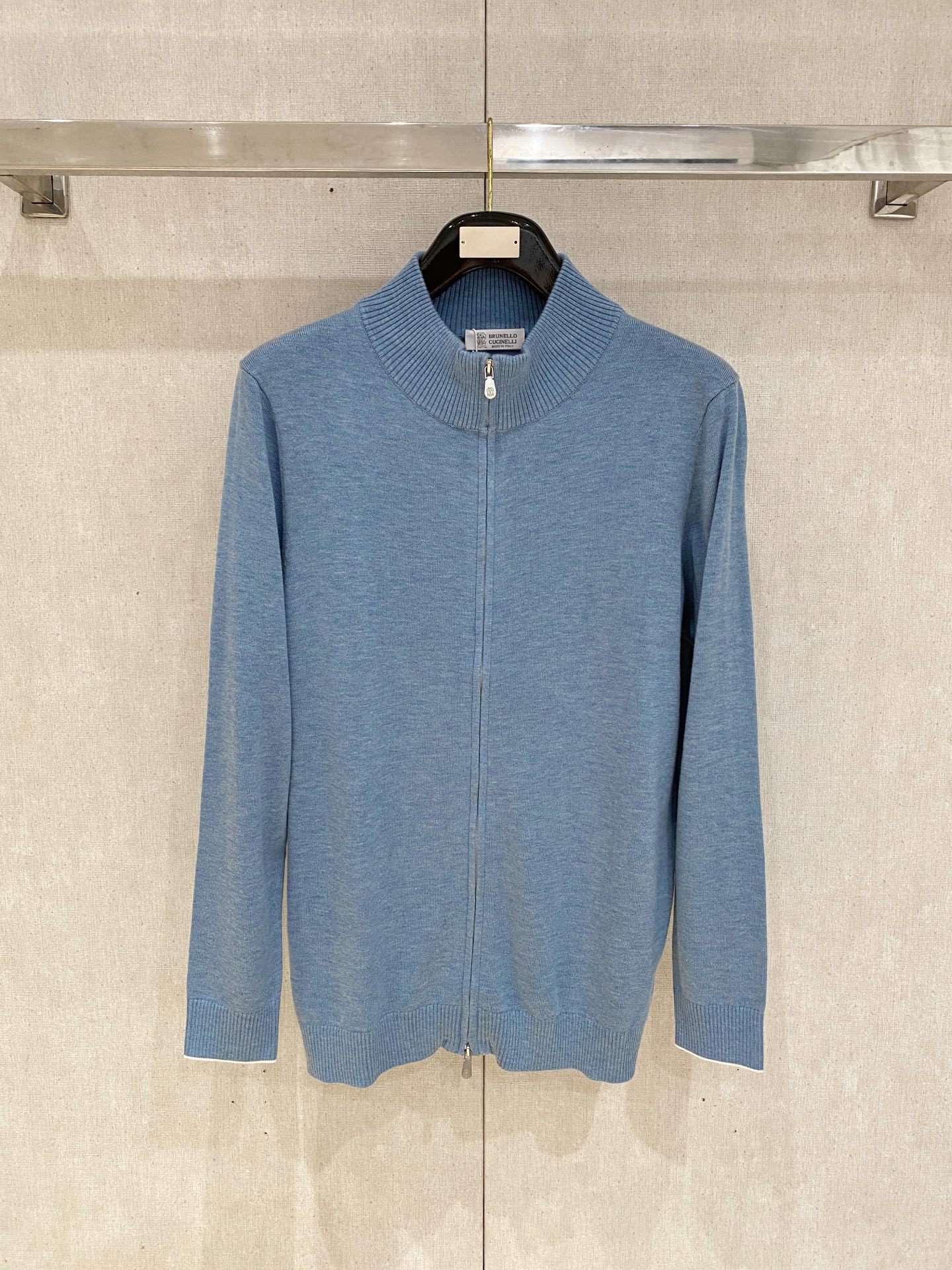 。顶级品质>专柜官网同步发售！辅料全部原版定制出品，贸易公司真品订单。高级定制进口面料，以天然植物纖維提