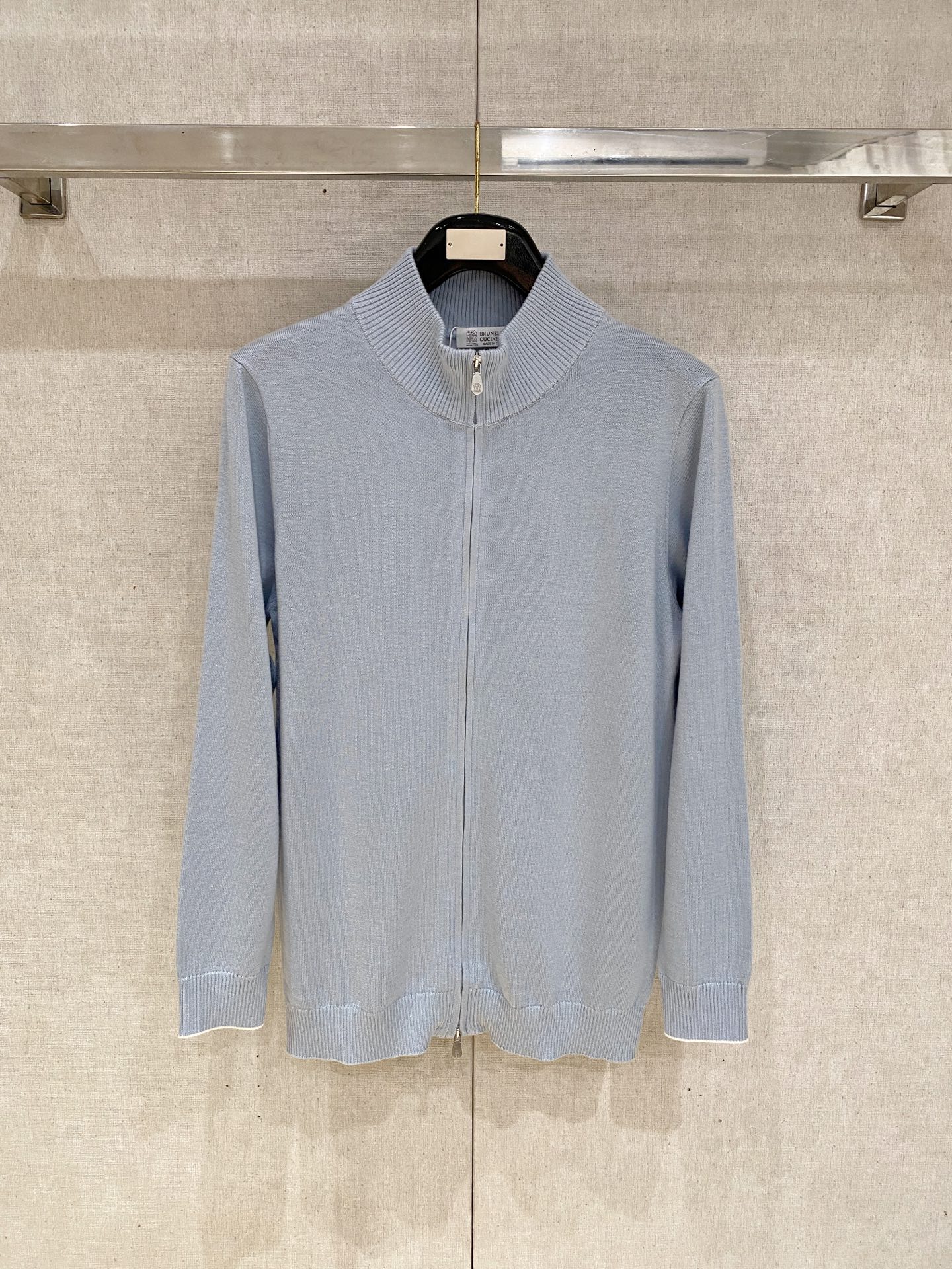 。顶级品质>专柜官网同步发售！辅料全部原版定制出品，贸易公司真品订单。高级定制进口面料，以天然植物纖維提