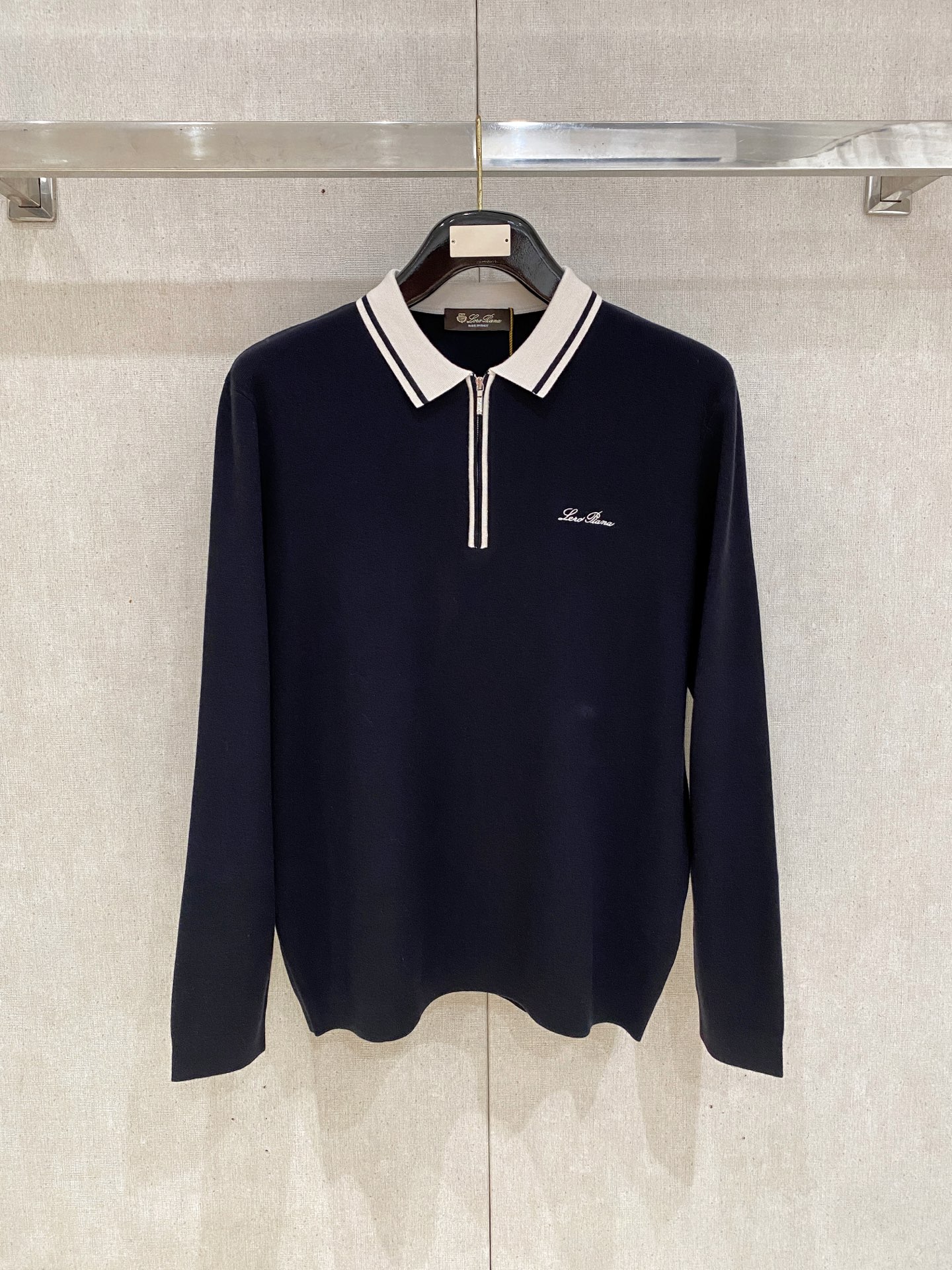 。顶级品质>专柜官网同步发售！辅料全部原版定制出品，贸易公司真品订单。高级定制进口面料，以天然植物纖維提