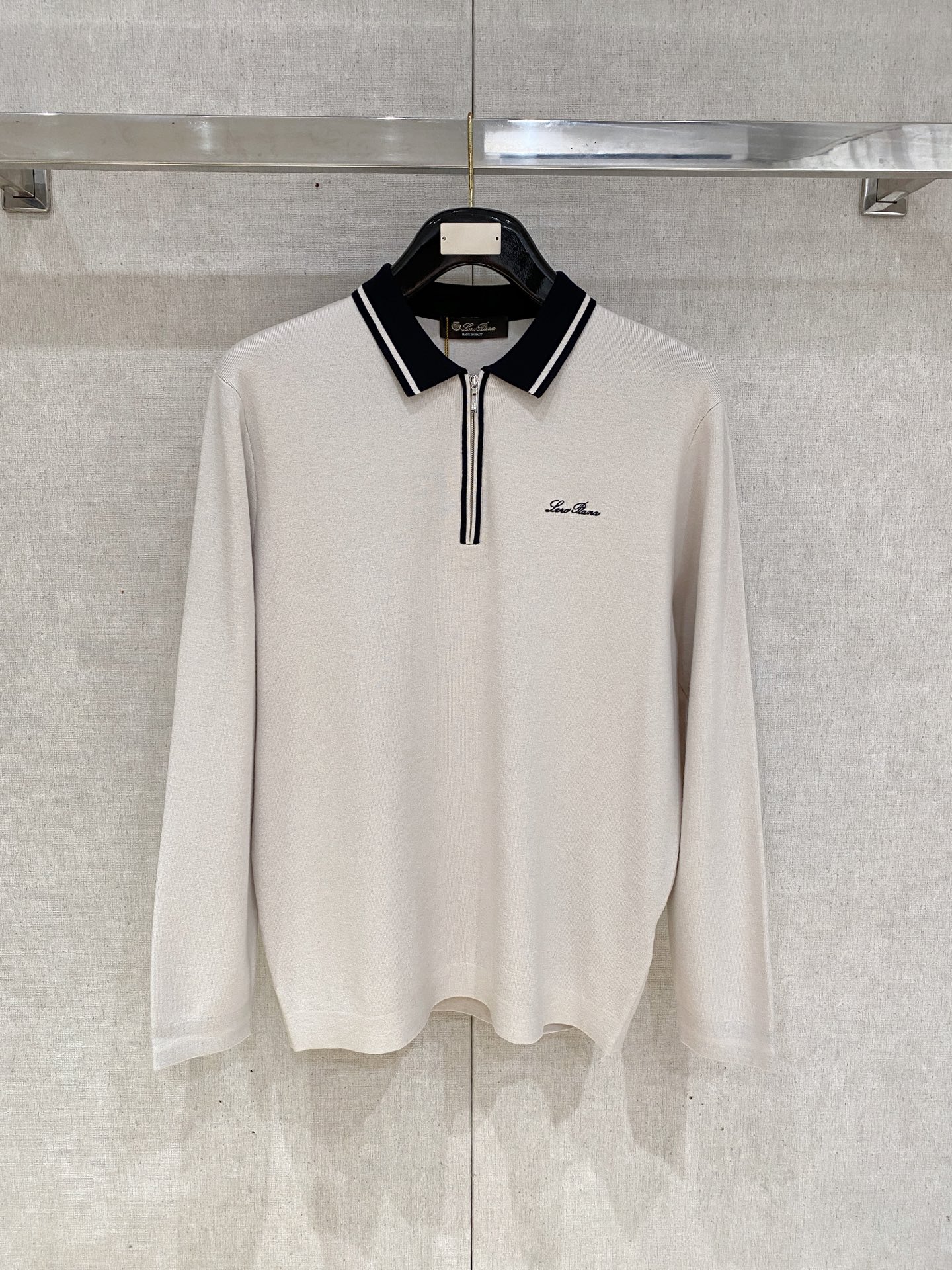 。顶级品质>专柜官网同步发售！辅料全部原版定制出品，贸易公司真品订单。高级定制进口面料，以天然植物纖維提