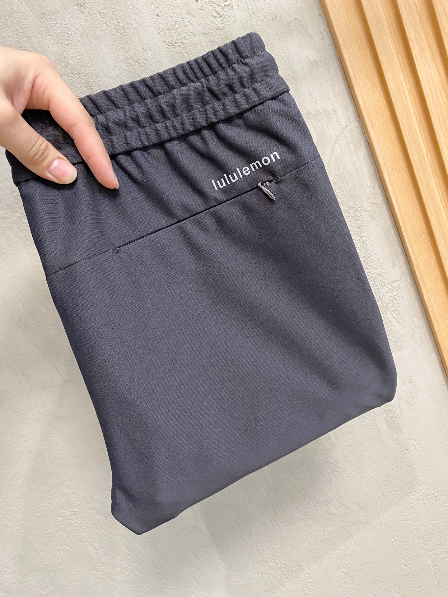 NO:537411,Lulu Le Men's Casual Pants Customized Fabric Simple and Basic Style Not Picky Color Black Gray Number of Size M-3XL, Alexander Wang19860909Lulu Le露露男士休闲裤 定制面料面料 简单基础百搭款 不挑人 颜色黑色 灰色 码数M-3XL,,alexander wang,Men's clothing