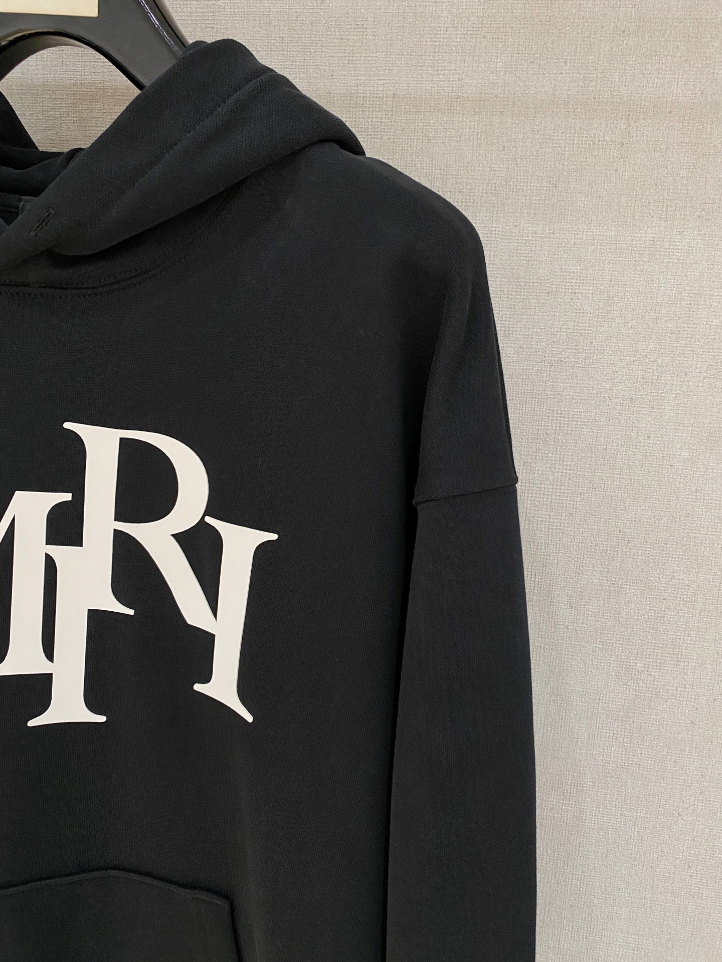 AMR 2025FW秋冬新品 休闲连帽卫衣 高端气质型必入的极品款式，一款极具腔调感与魅力的单品！细节精