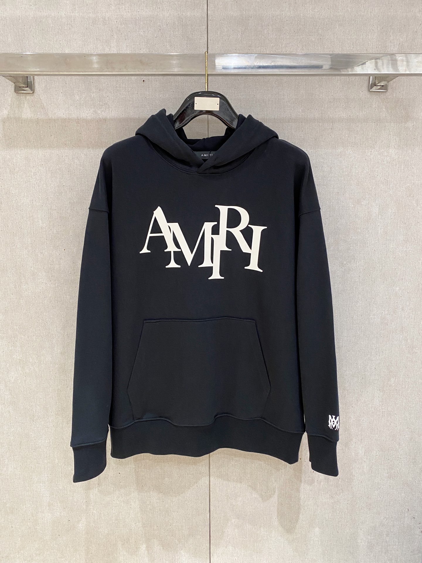 AMR 2025FW秋冬新品 休闲连帽卫衣 高端气质型必入的极品款式，一款极具腔调感与魅力的单品！细节精