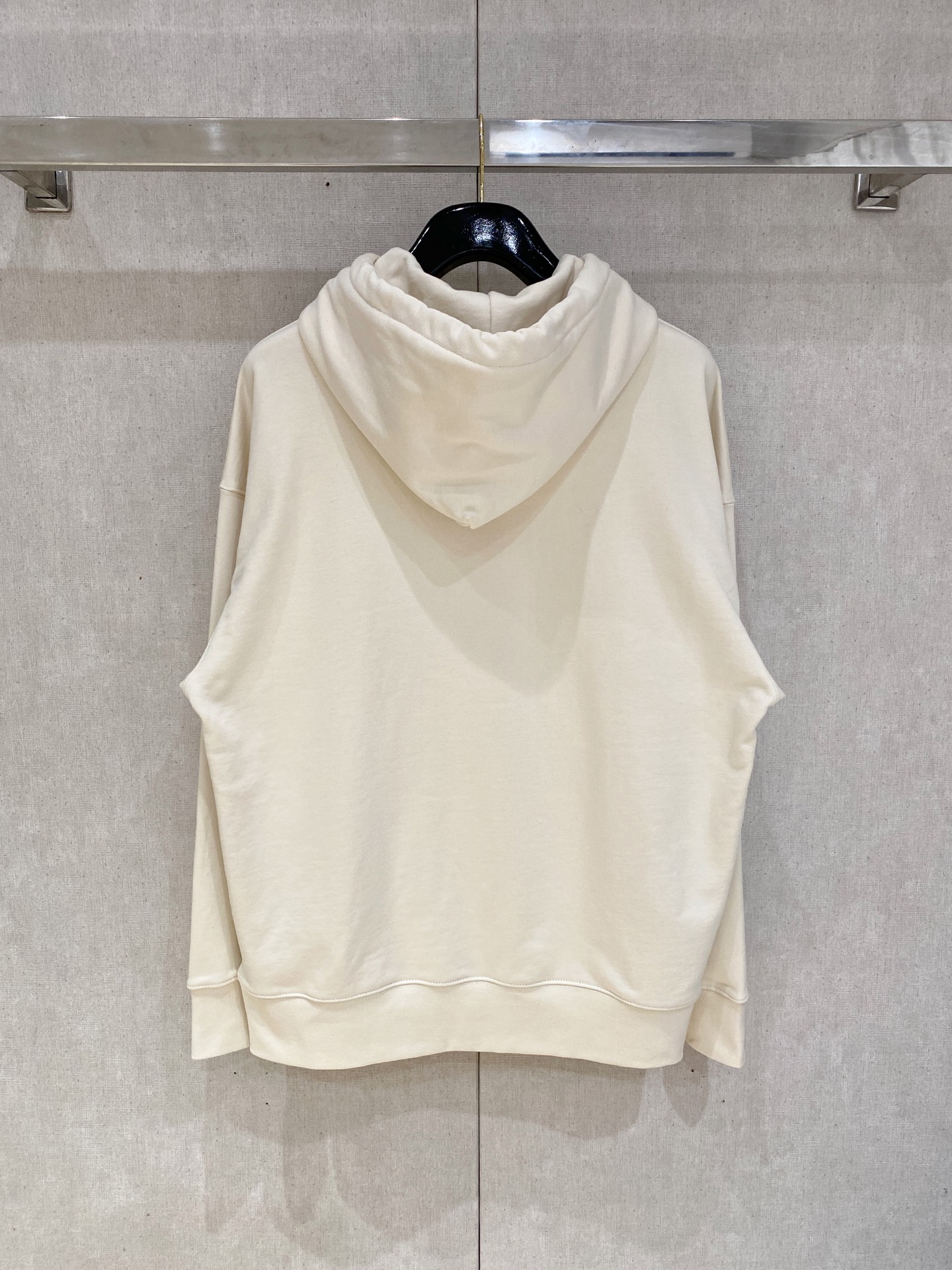 GUC 2025FW秋冬新品 休闲连帽卫衣 高端气质型必入的极品款式，一款极具腔调感与魅力的单品！细节精