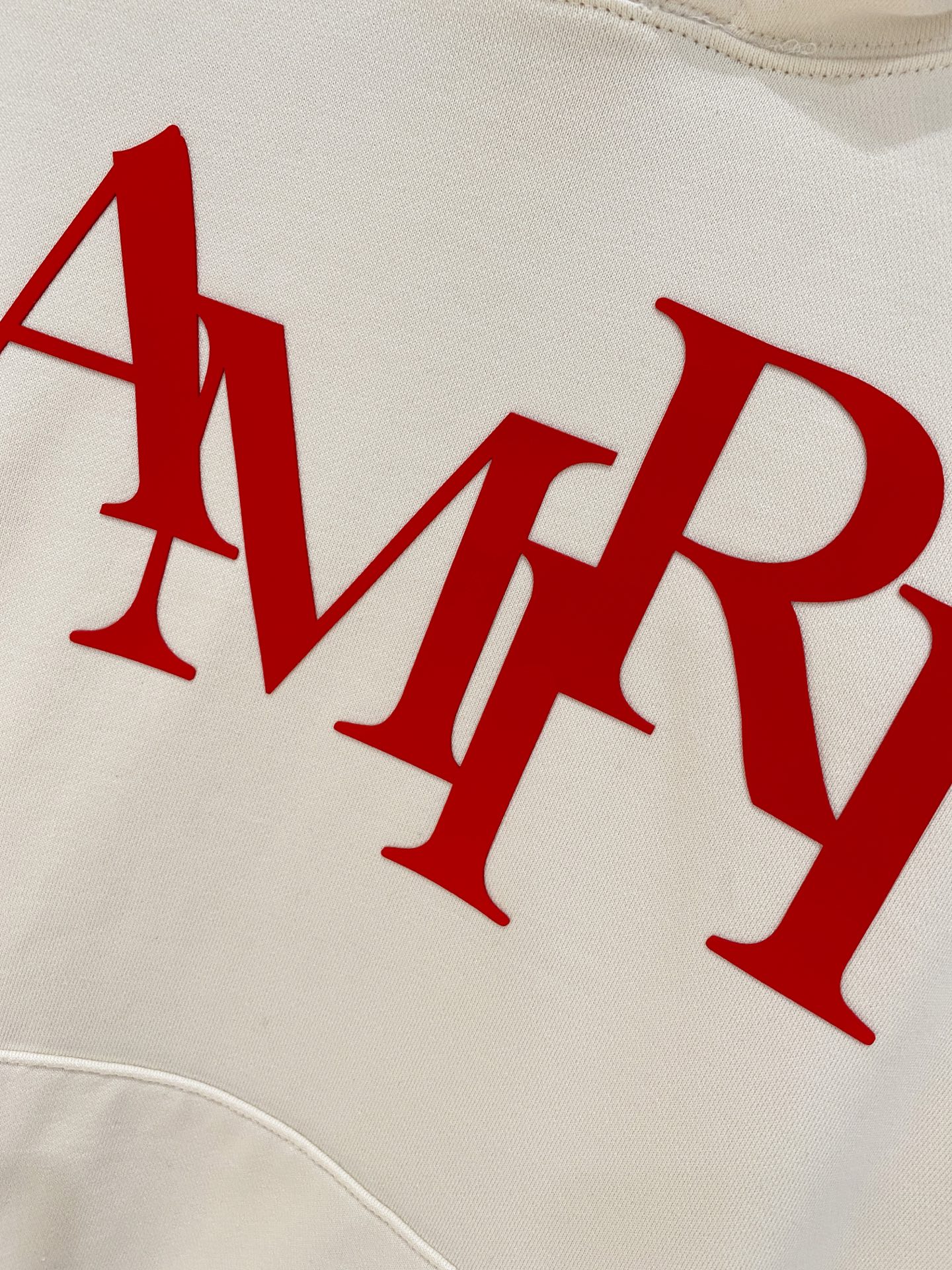 AMR 2025FW秋冬新品 休闲连帽卫衣 高端气质型必入的极品款式，一款极具腔调感与魅力的单品！细节精