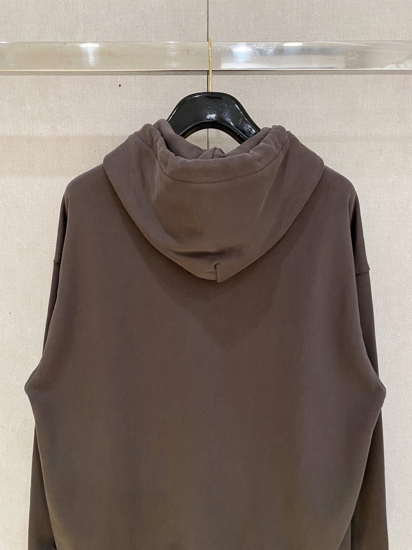 1V 2025FW秋冬新品 休闲连帽卫衣 高端气质型必入的极品款式，一款极具腔调感与魅力的单品！细节精致