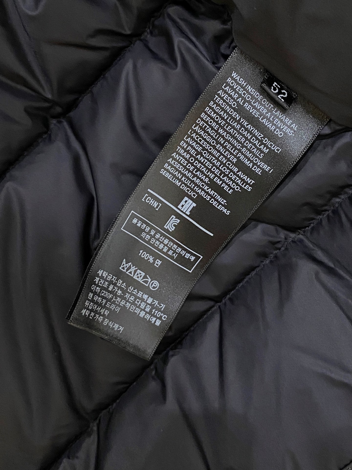 。 (新品)BC 秋冬新品Jarama男士短款羽绒服马夹larama短款羽绒夹克是一款个性单品，专为注重