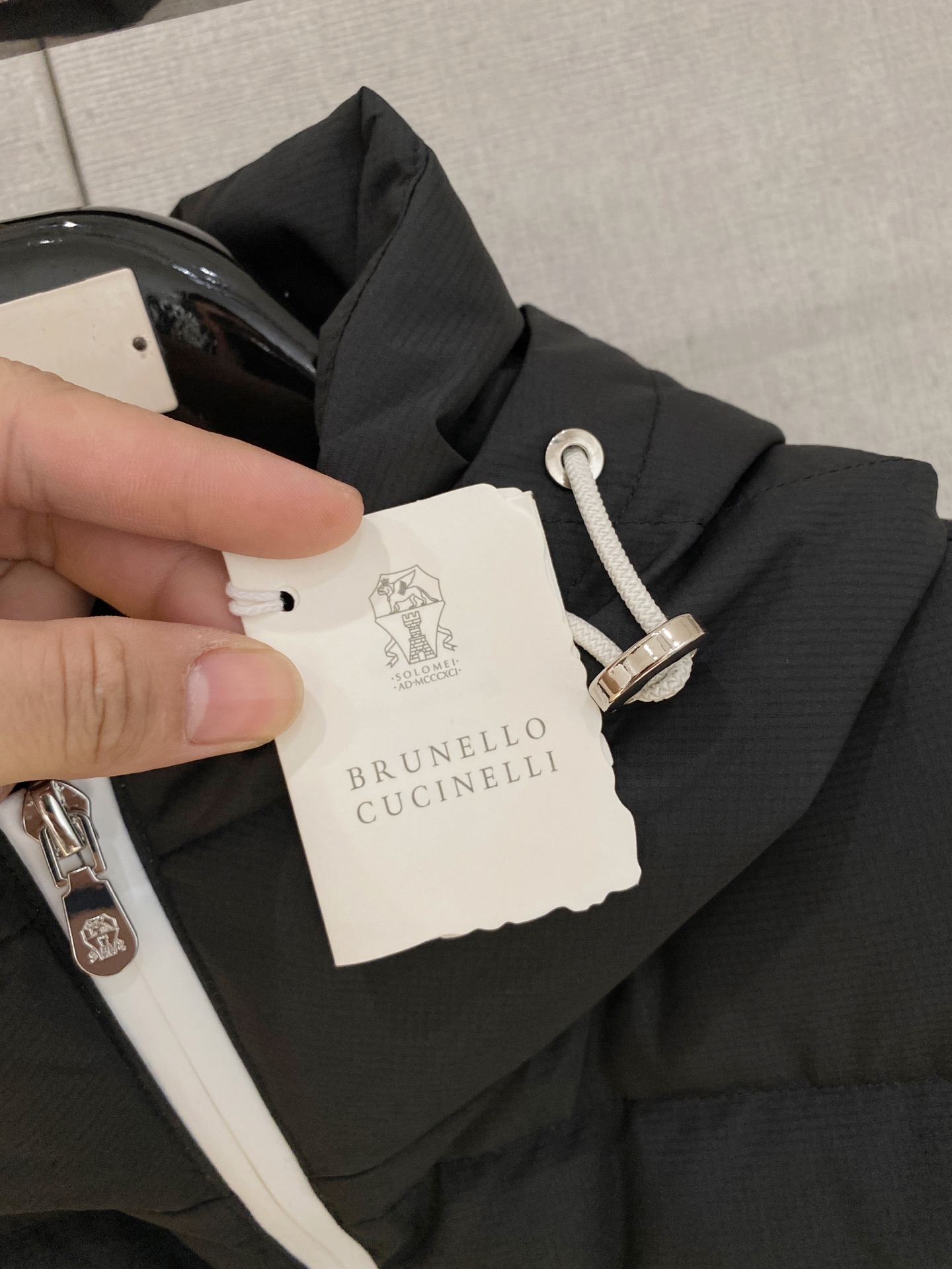 。(新品)BC 秋冬新品Jarama男士短款羽绒服马夹larama短款羽绒夹克是一款个性单品，专为注重功