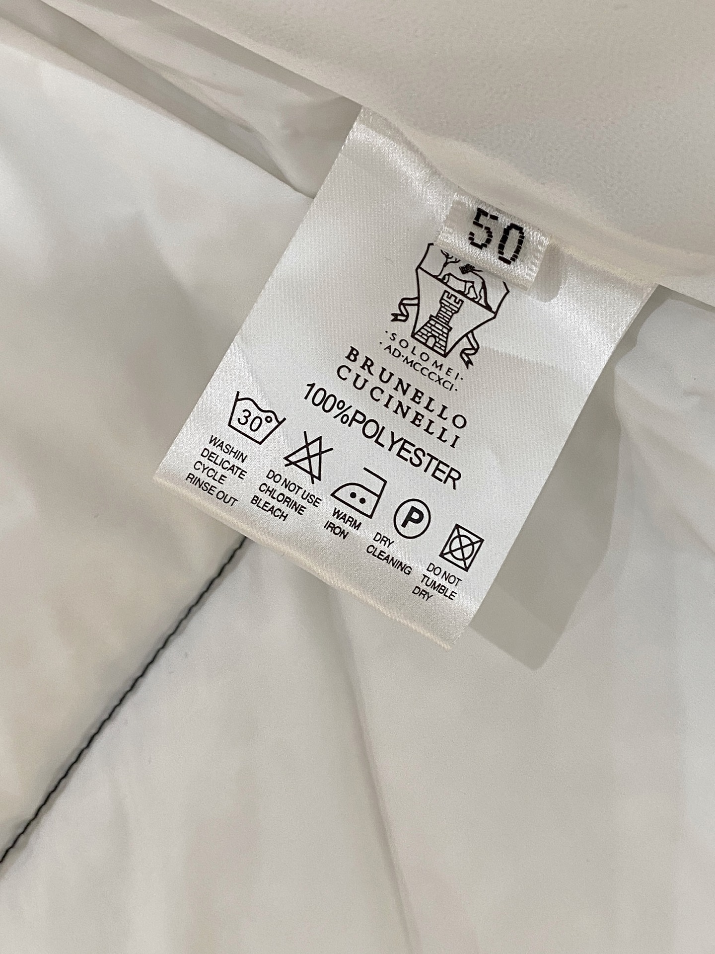 。(新品)BC 秋冬新品Jarama男士短款羽绒服马夹larama短款羽绒夹克是一款个性单品，专为注重功