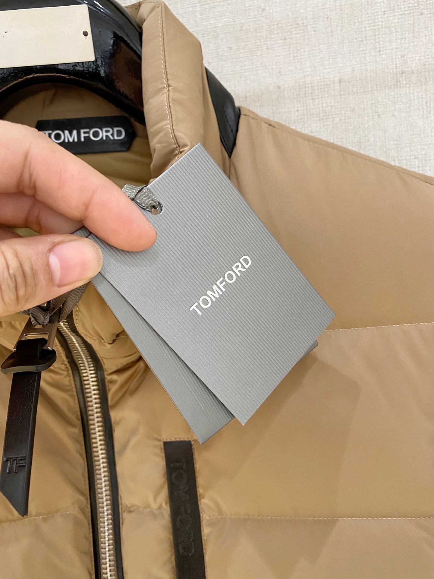 。(新品)BC 秋冬新品Jarama男士短款羽绒服马夹larama短款羽绒夹克是一款个性单品，专为注重功