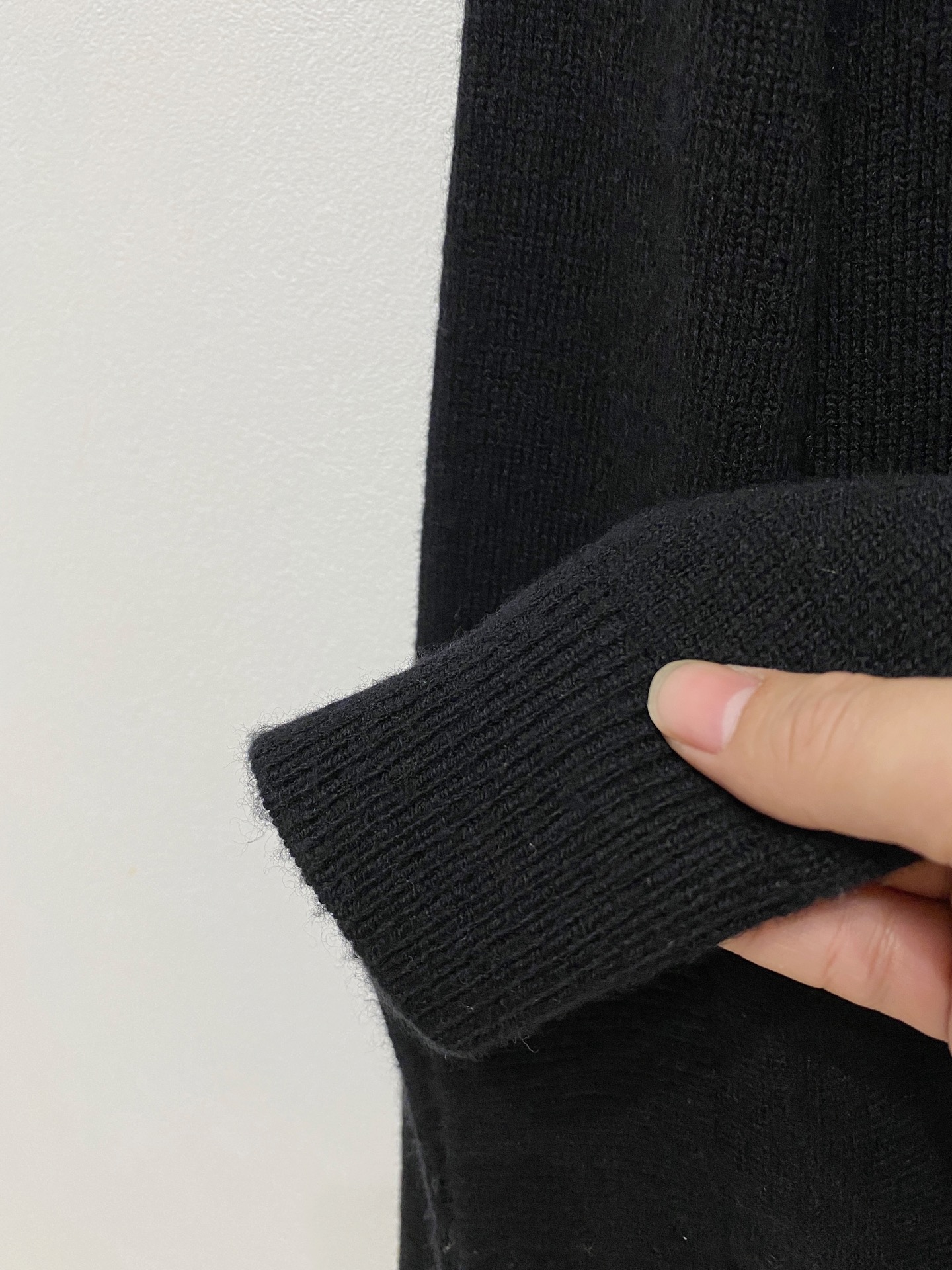 Hermes Men's 100% Wool Sweater - Comfortable, Warm, and Anti-Pilling 8 i1758910521177 538 0 6