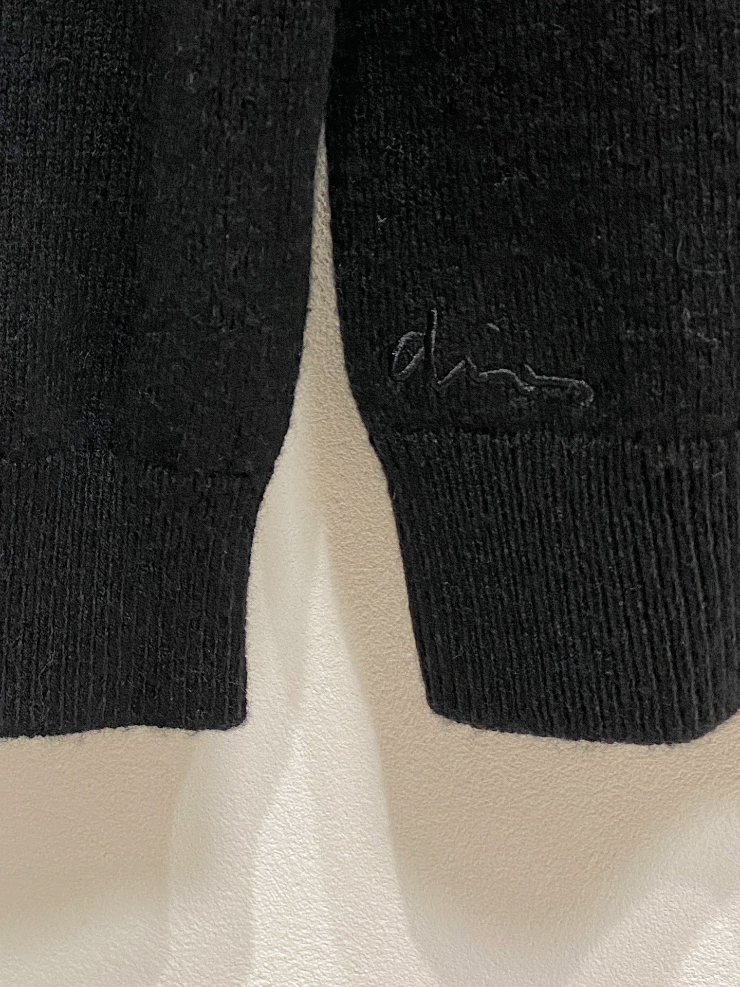 Hermes Men's Wool Sweater: Classic, Warm & Stylish - Perfect for Fall/Winter 7 i1758910539582 8992 0 5