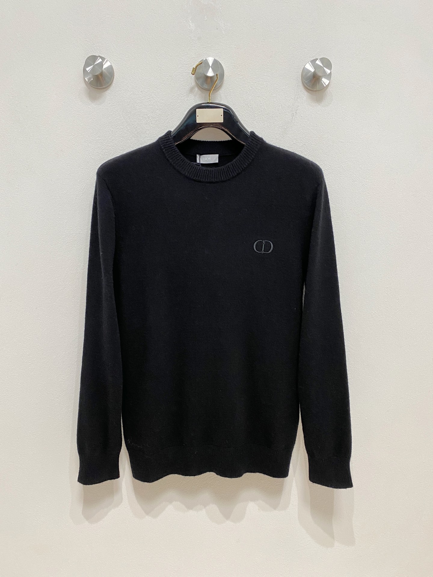 Hermes Men’s Wool Sweater: Classic, Warm & Stylish – Perfect for Fall/Winter