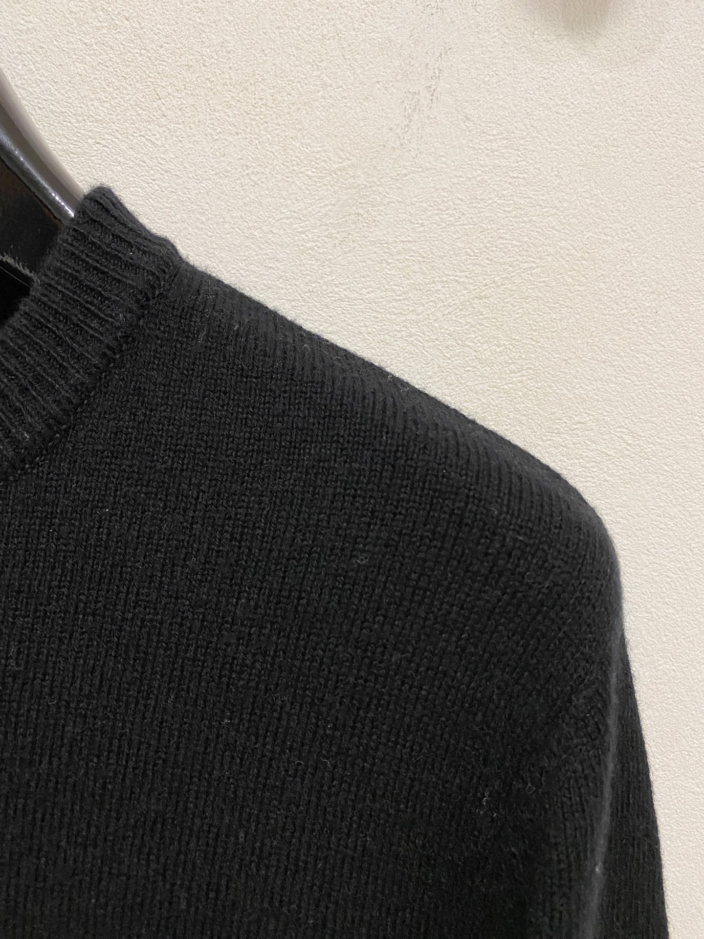 Hermes Men's Wool Sweater: Classic, Warm & Stylish - Perfect for Fall/Winter 4 i1758910540726 5481 0 2