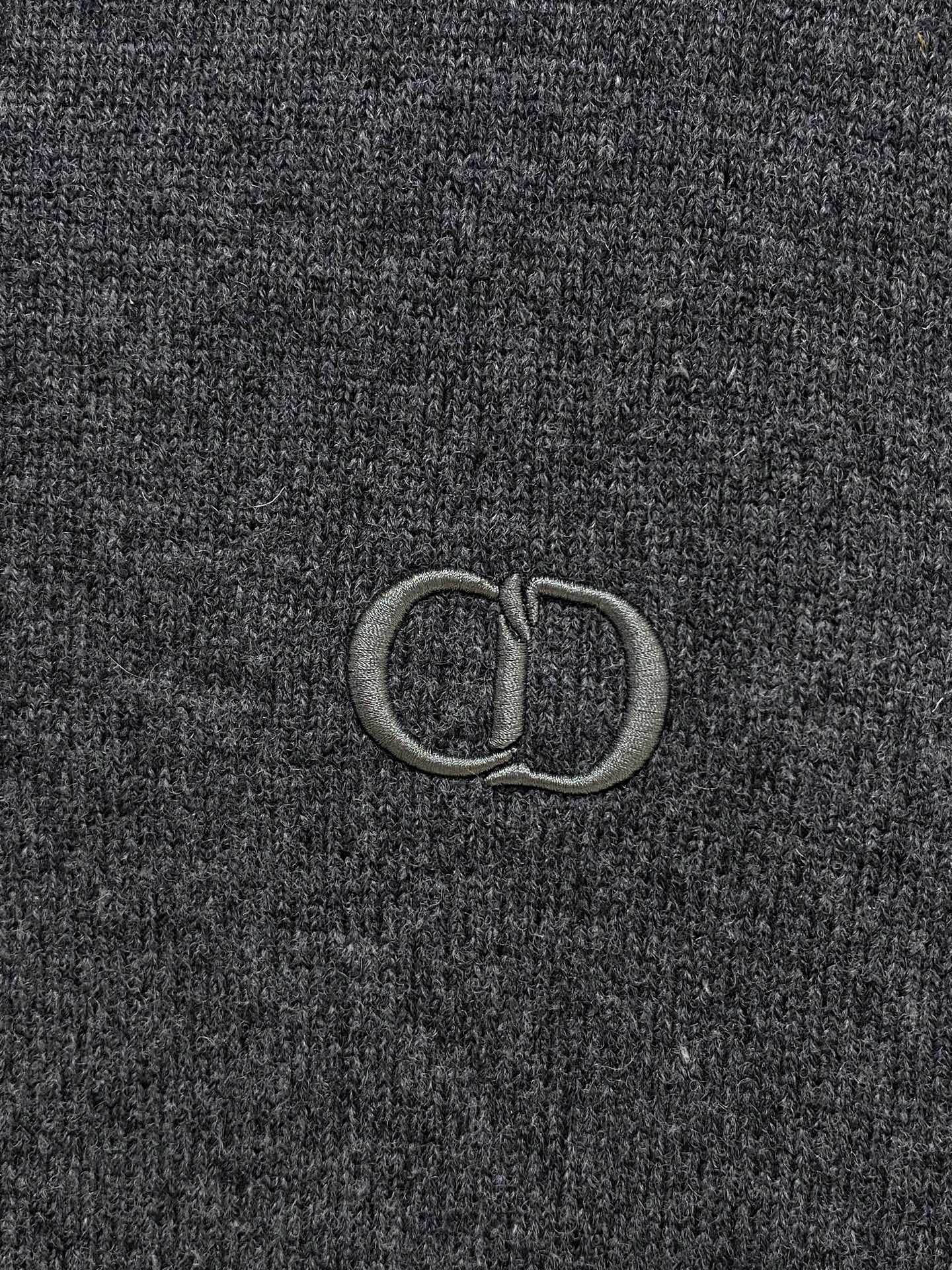 迪奥 2025ss秋冬新品时尚休闲打底单穿圆领商务休闲基础高档精纺100%纯羊毛毛衣 舒适保暖！抗起球👍