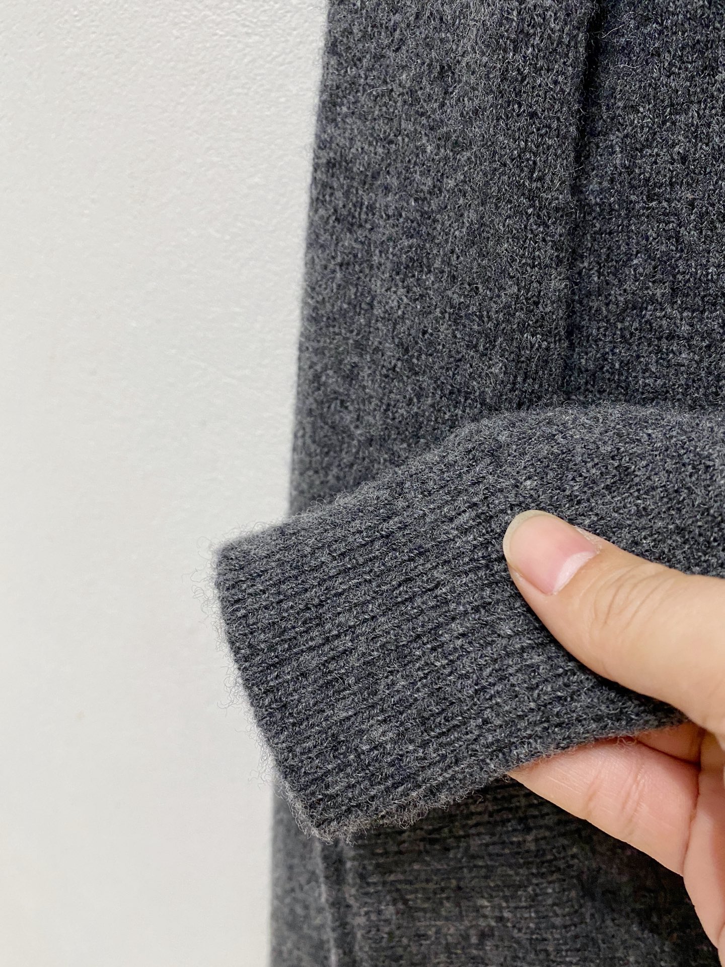 迪奥 2025ss秋冬新品时尚休闲打底单穿圆领商务休闲基础高档精纺100%纯羊毛毛衣 舒适保暖！抗起球👍