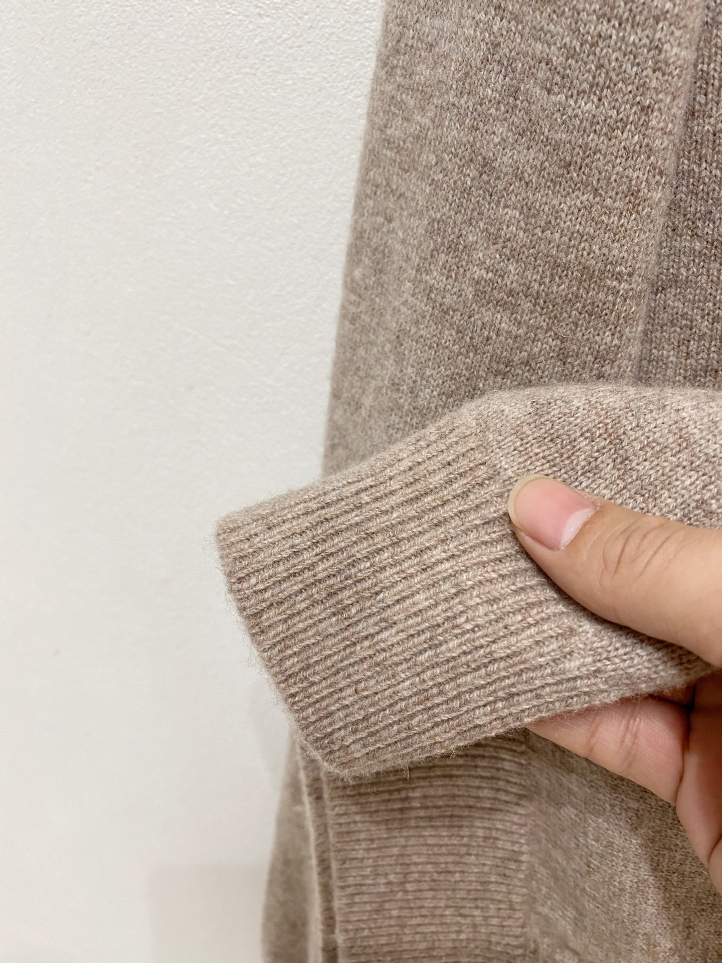 Hermes 100% Wool Sweater - Luxurious, Warm & Stylish Knitwear for Autumn/Winter 8 i1758910738946 5349 0 6