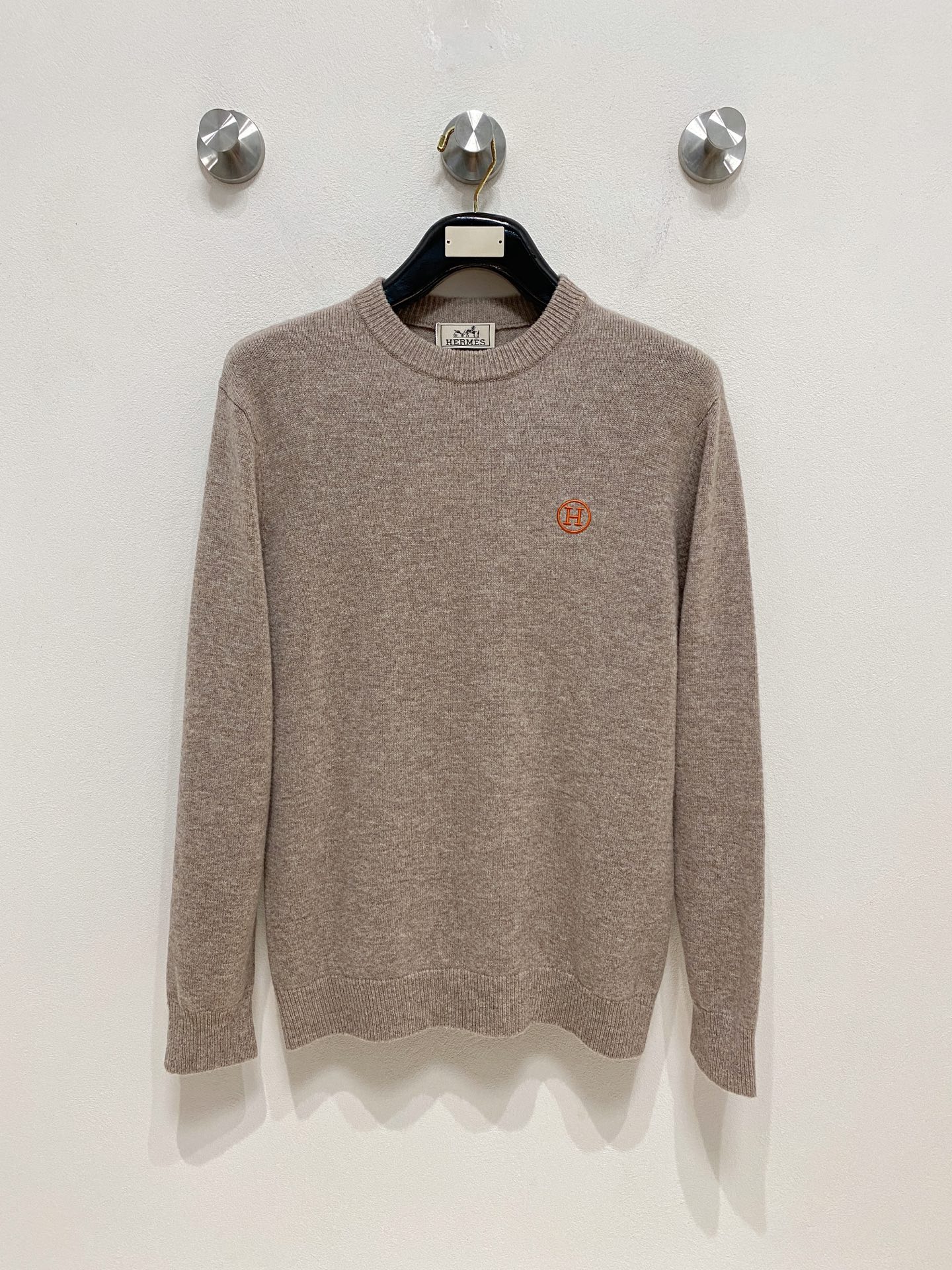 Hermes 100% Wool Sweater – Luxurious, Warm & Stylish Knitwear for Autumn/Winter