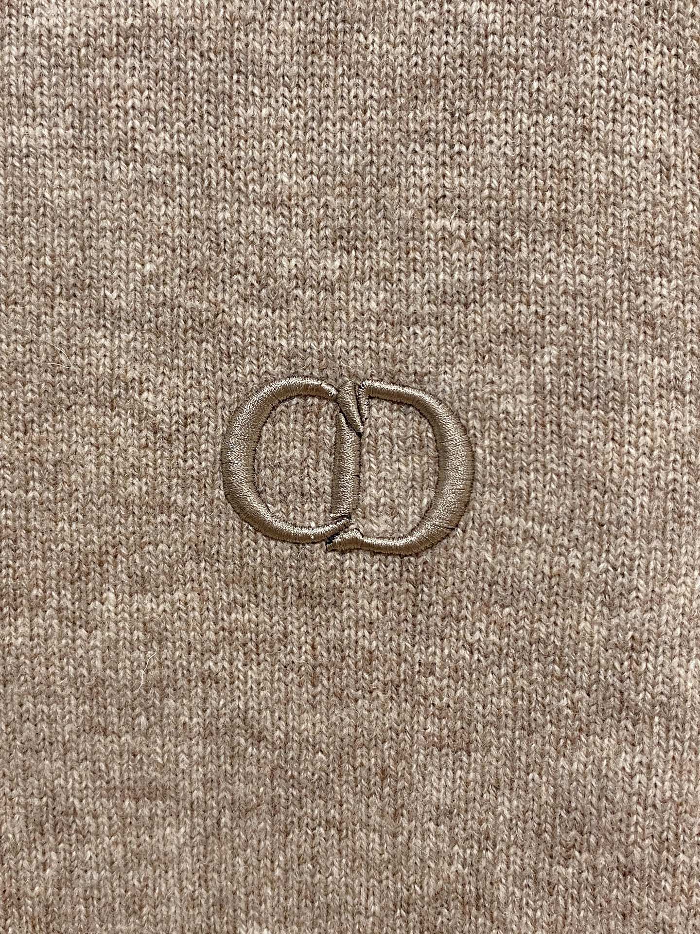 迪奥 2025ss秋冬新品时尚休闲打底单穿圆领商务休闲基础高档精纺100%纯羊毛毛衣 舒适保暖！抗起球👍