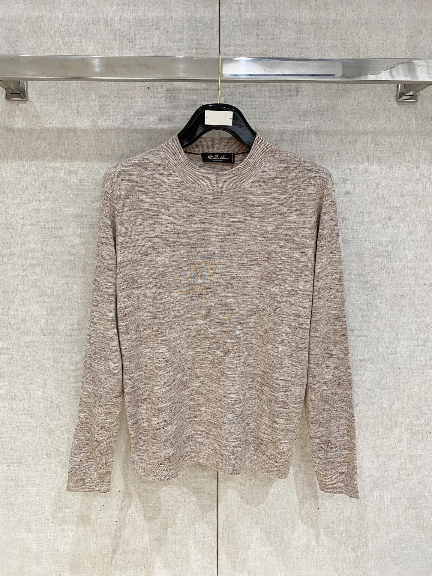 。顶级品质>专柜官网同步发售！辅料全部原版定制出品，贸易公司真品订单。高级定制进口面料，以天然植物纖維提